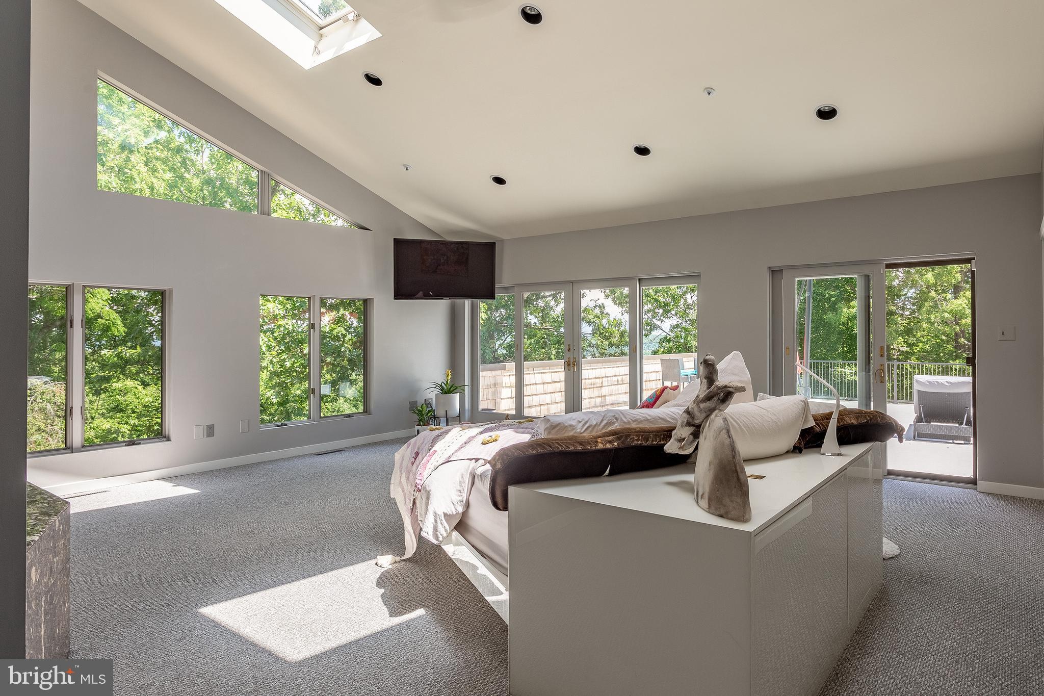 VALLEY FORGE MTN - Residential