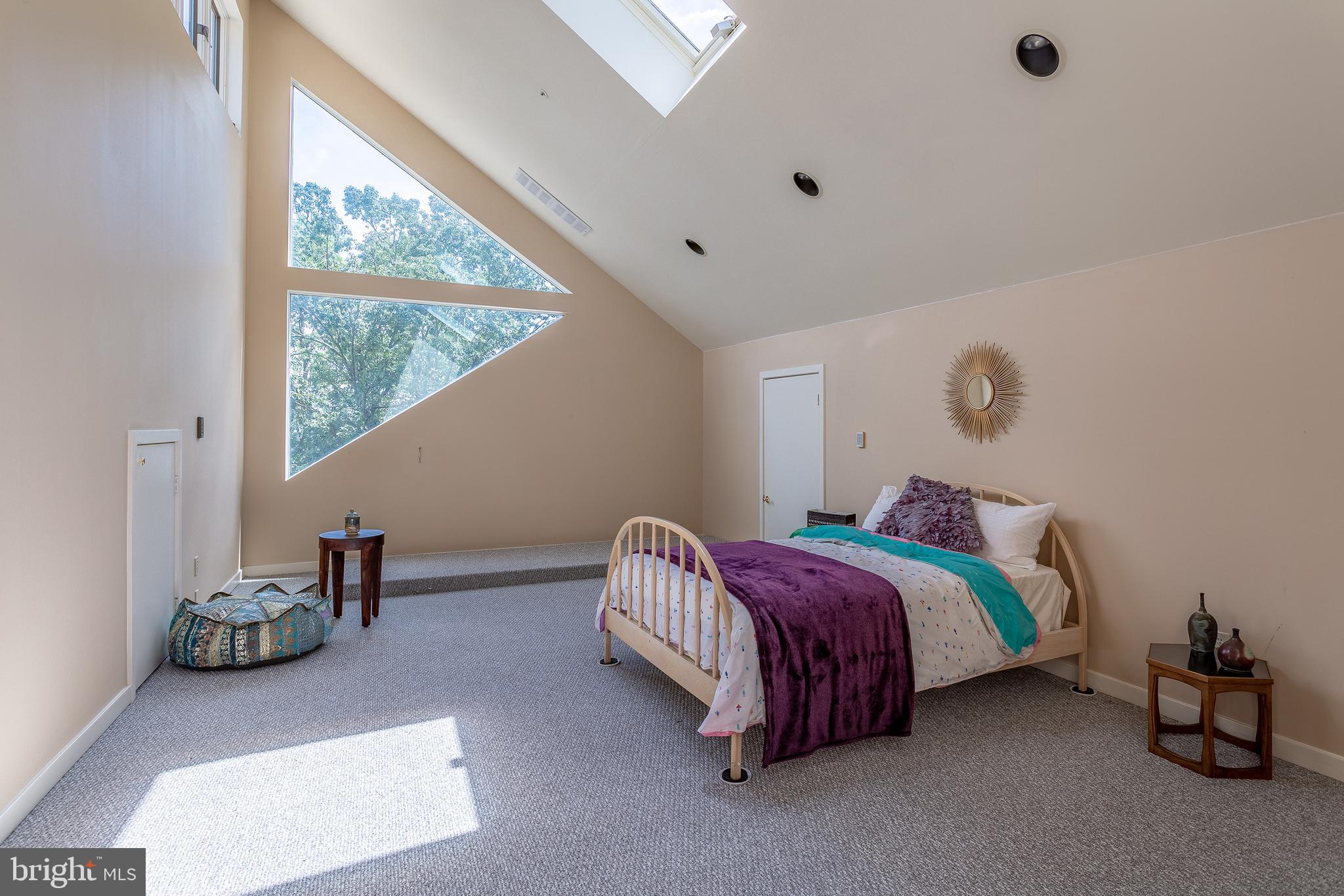 VALLEY FORGE MTN - Residential