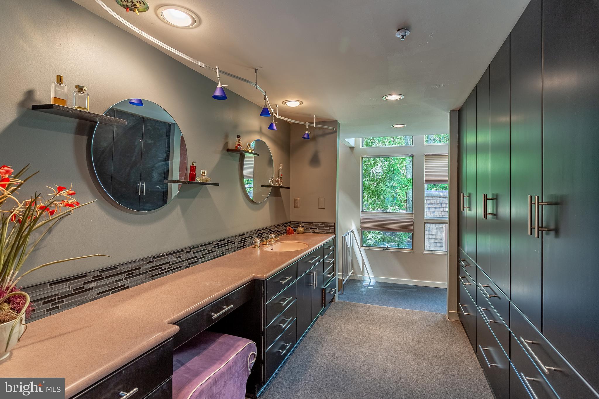 VALLEY FORGE MTN - Residential