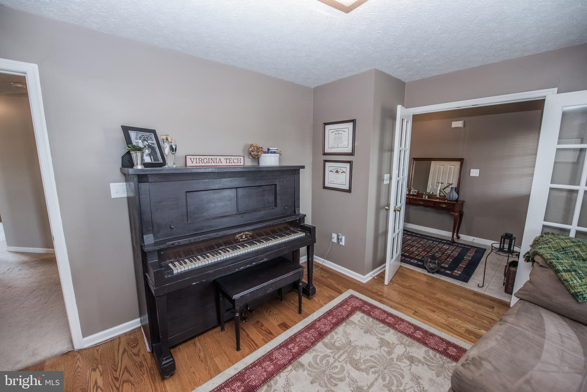 SPRING HILL - Residential