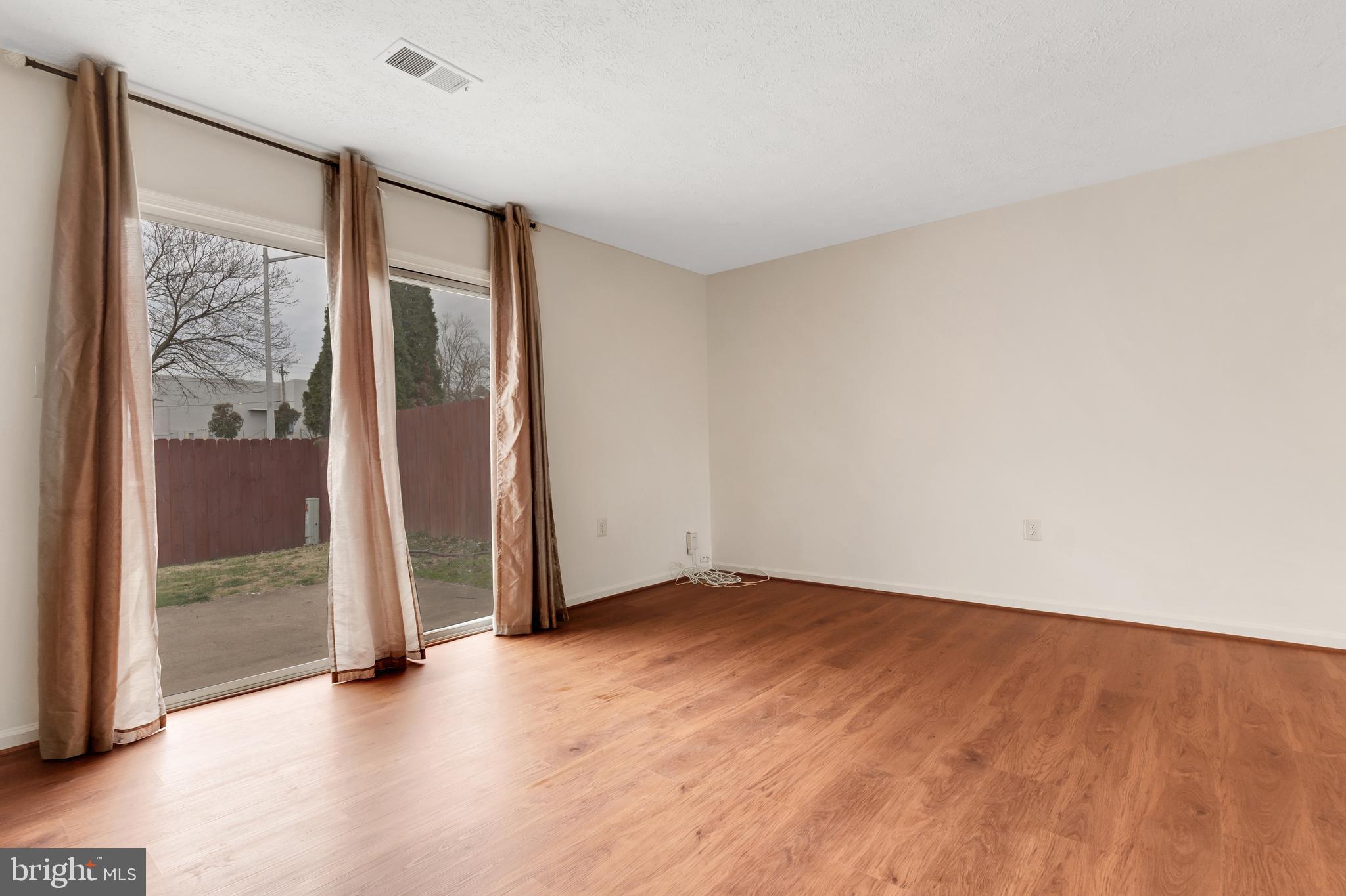 IRONGATE - Residential Lease