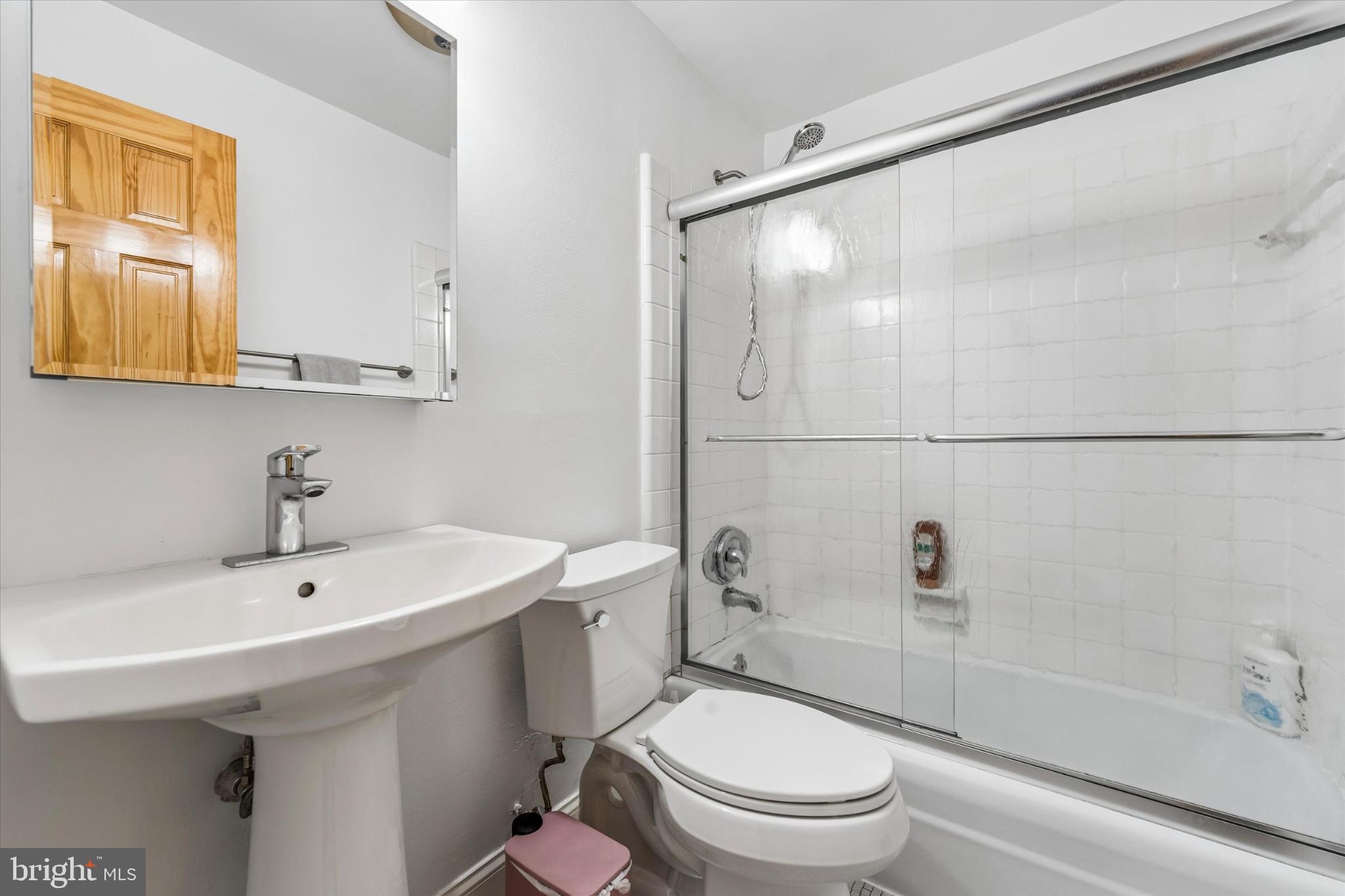 WASHINGTON SQ WEST - Residential Income