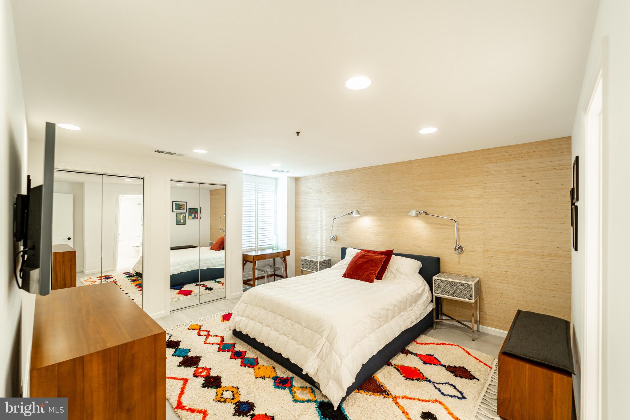 ROSSLYN - Residential