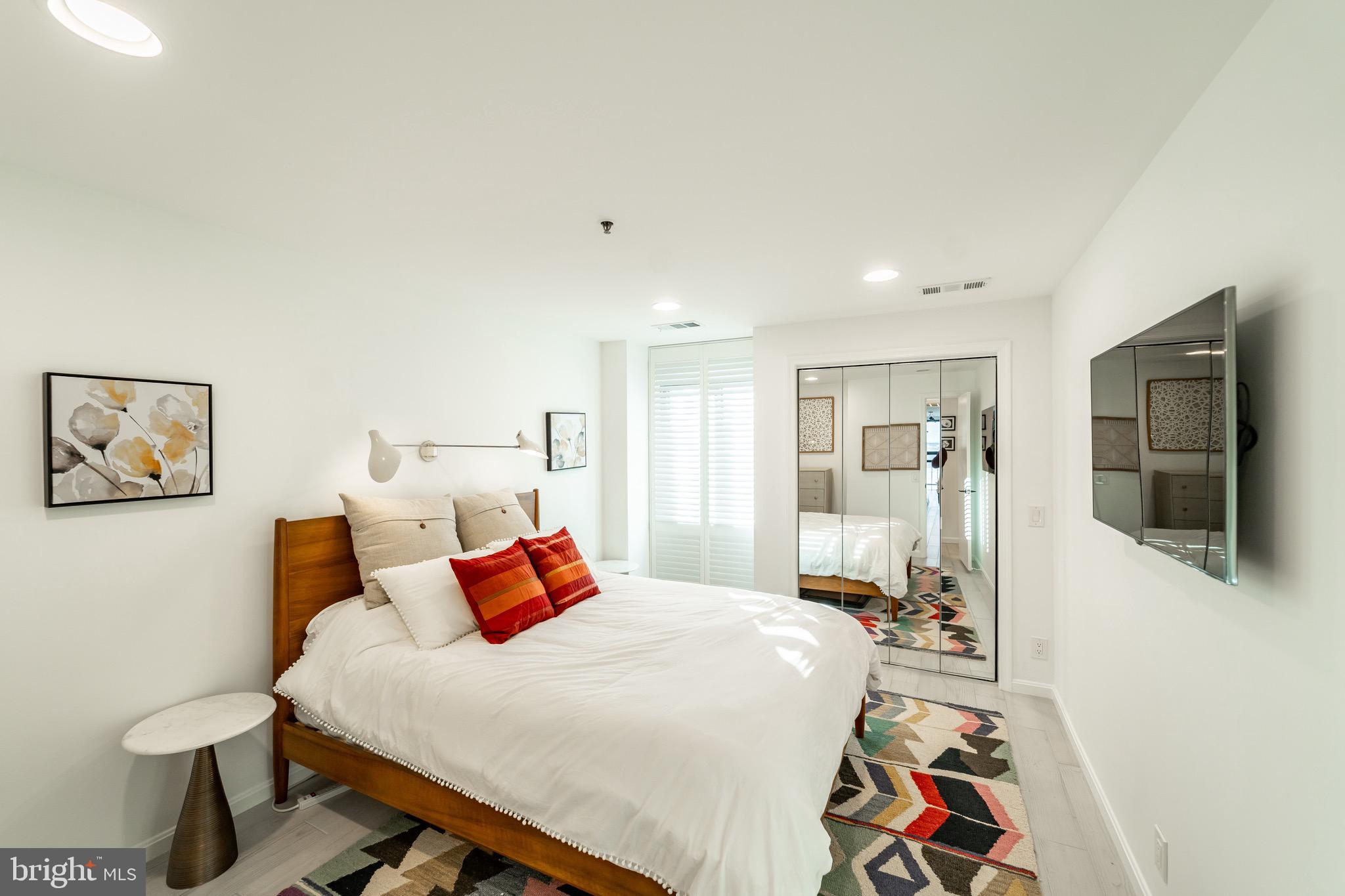 ROSSLYN - Residential