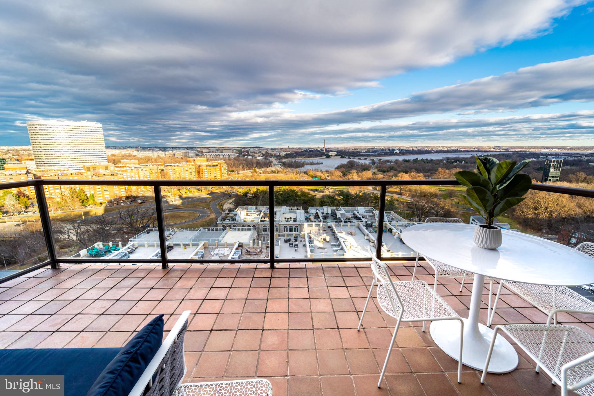 ROSSLYN - Residential