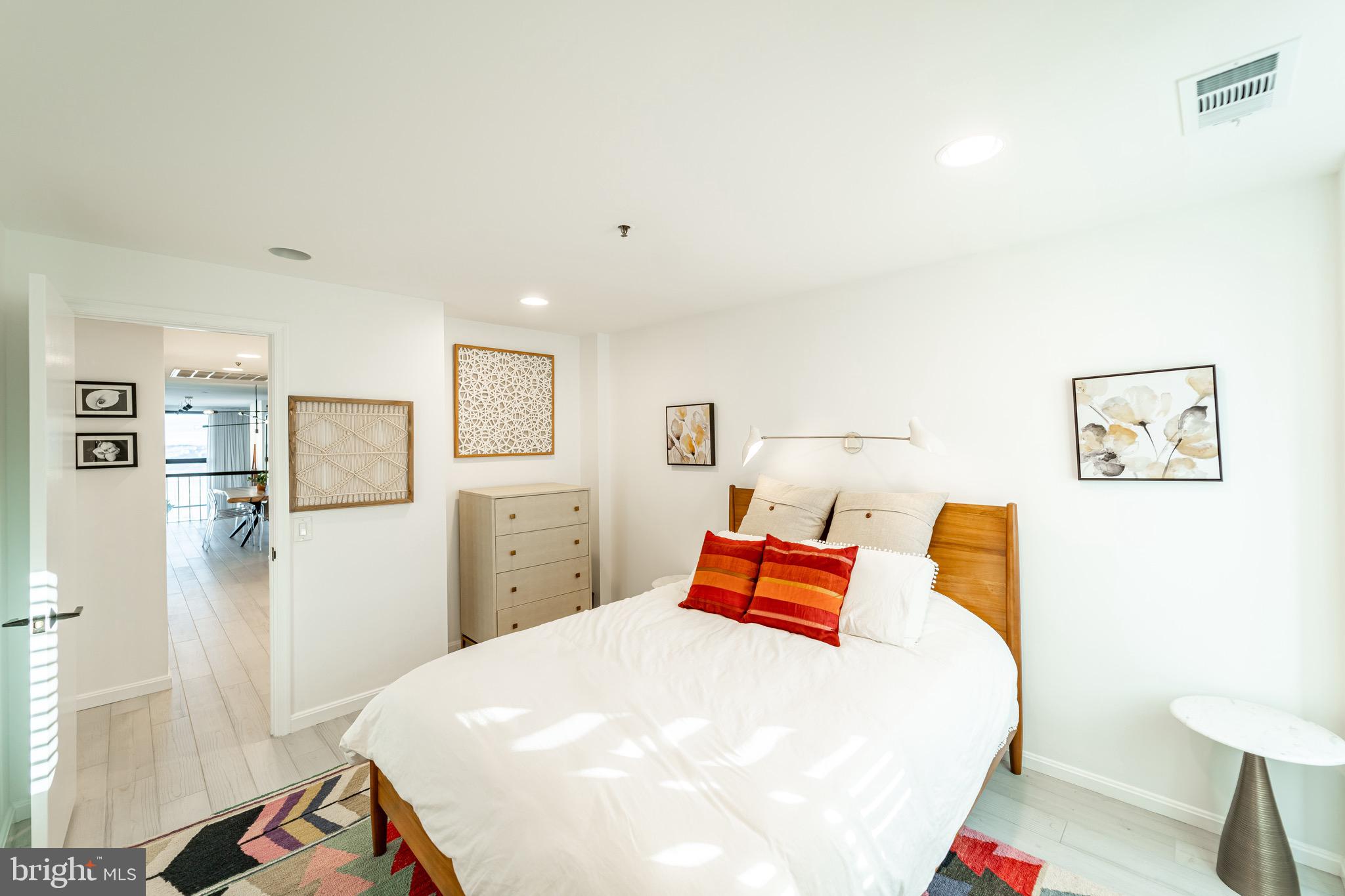 ROSSLYN - Residential