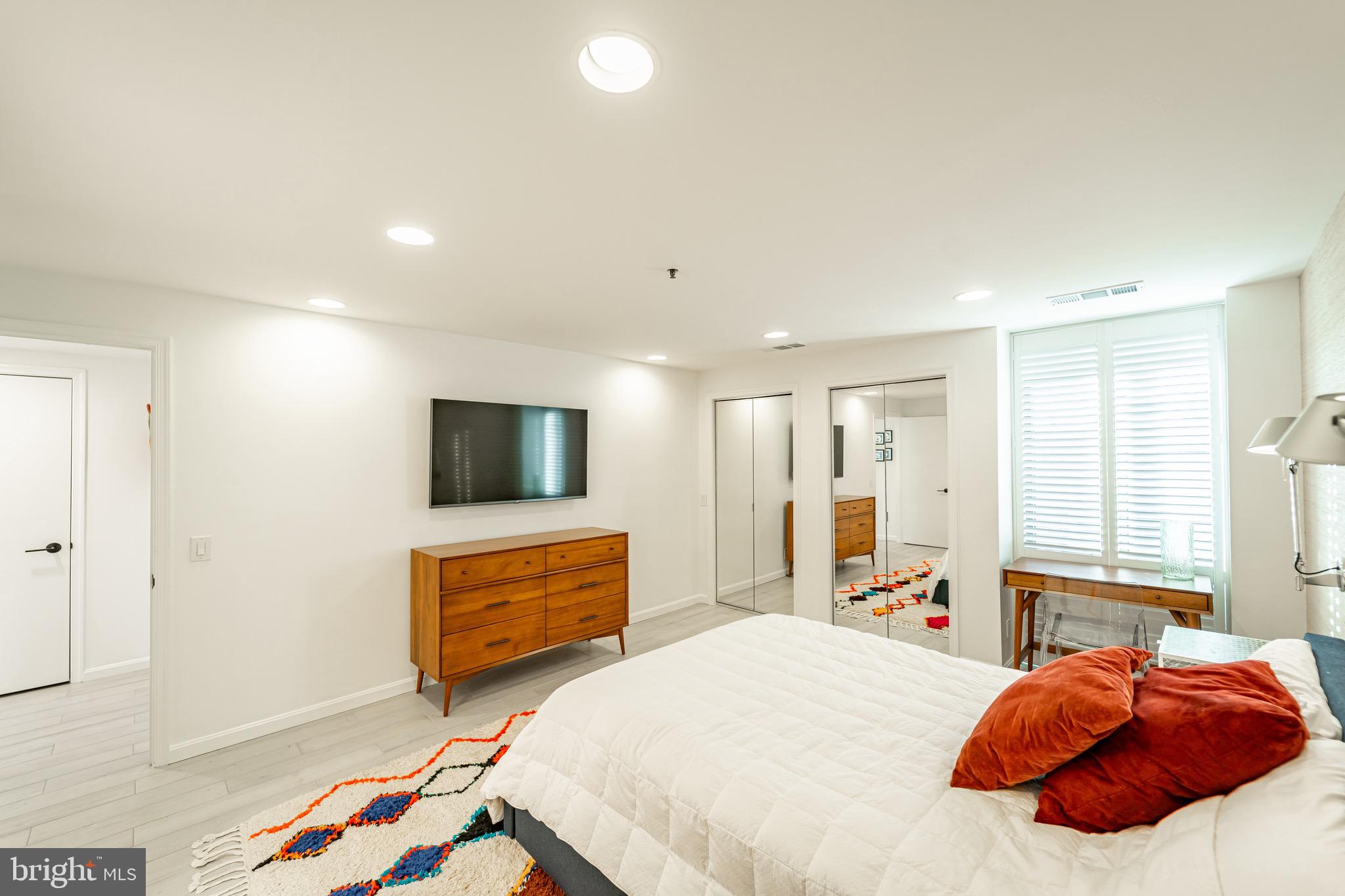 ROSSLYN - Residential