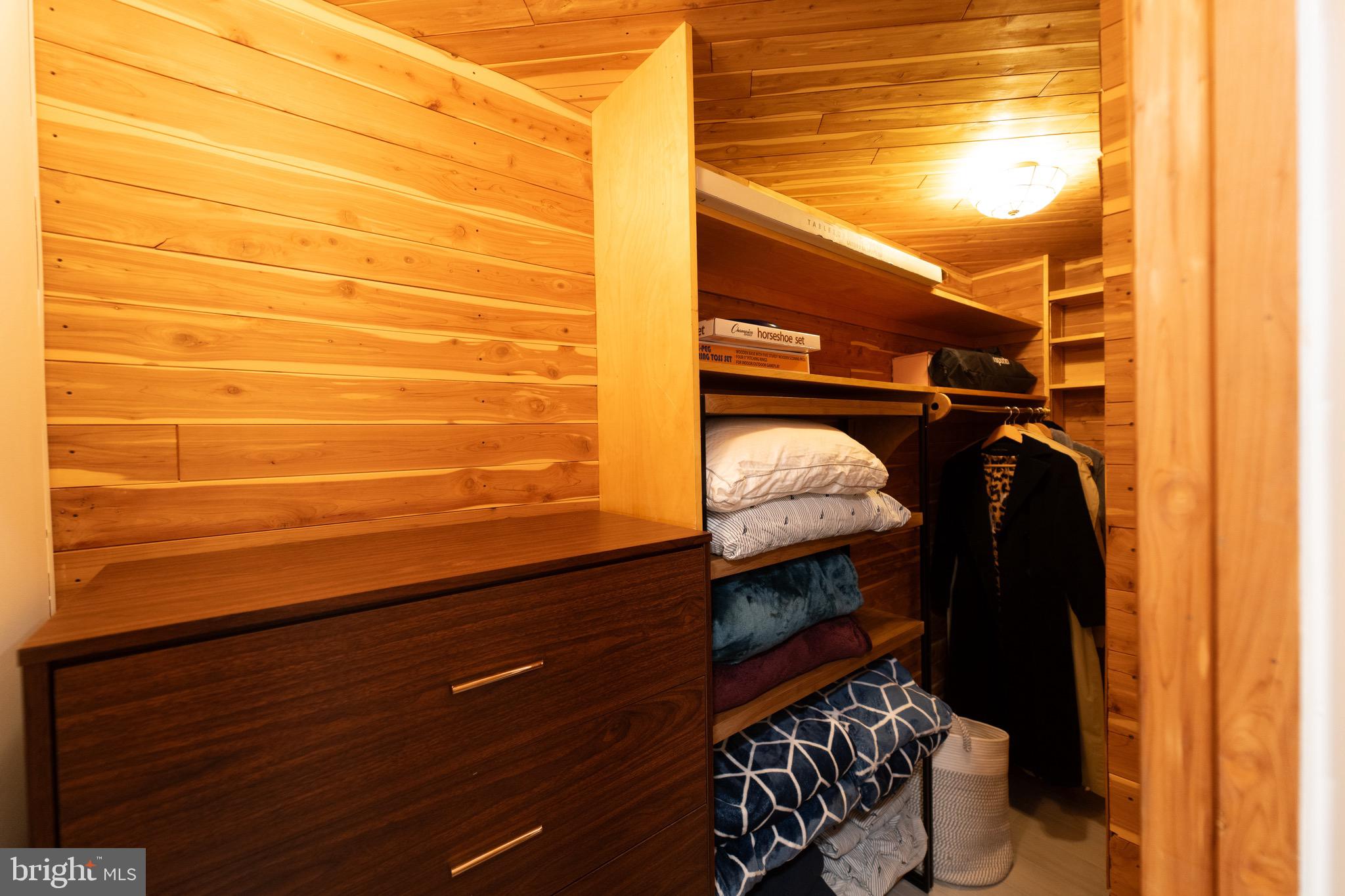 ROSSLYN - Residential