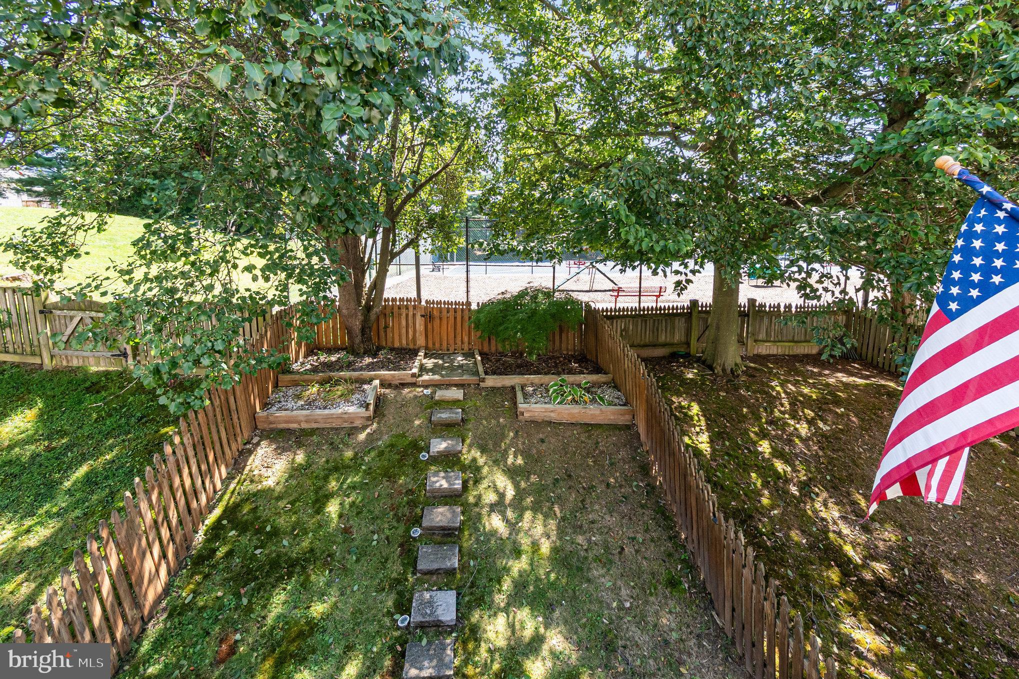 CONSTANT WOODS - Residential