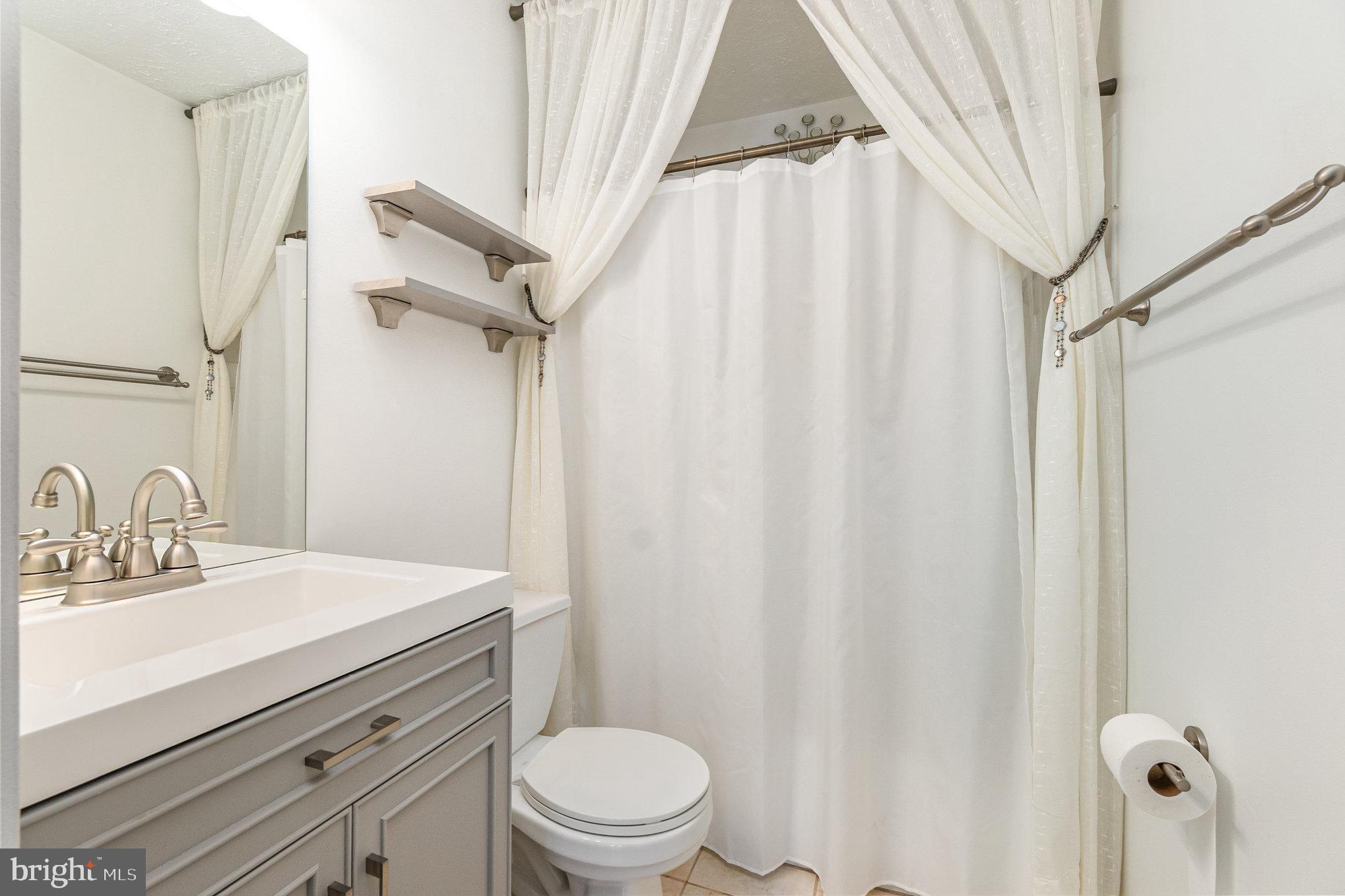 CONSTANT WOODS - Residential