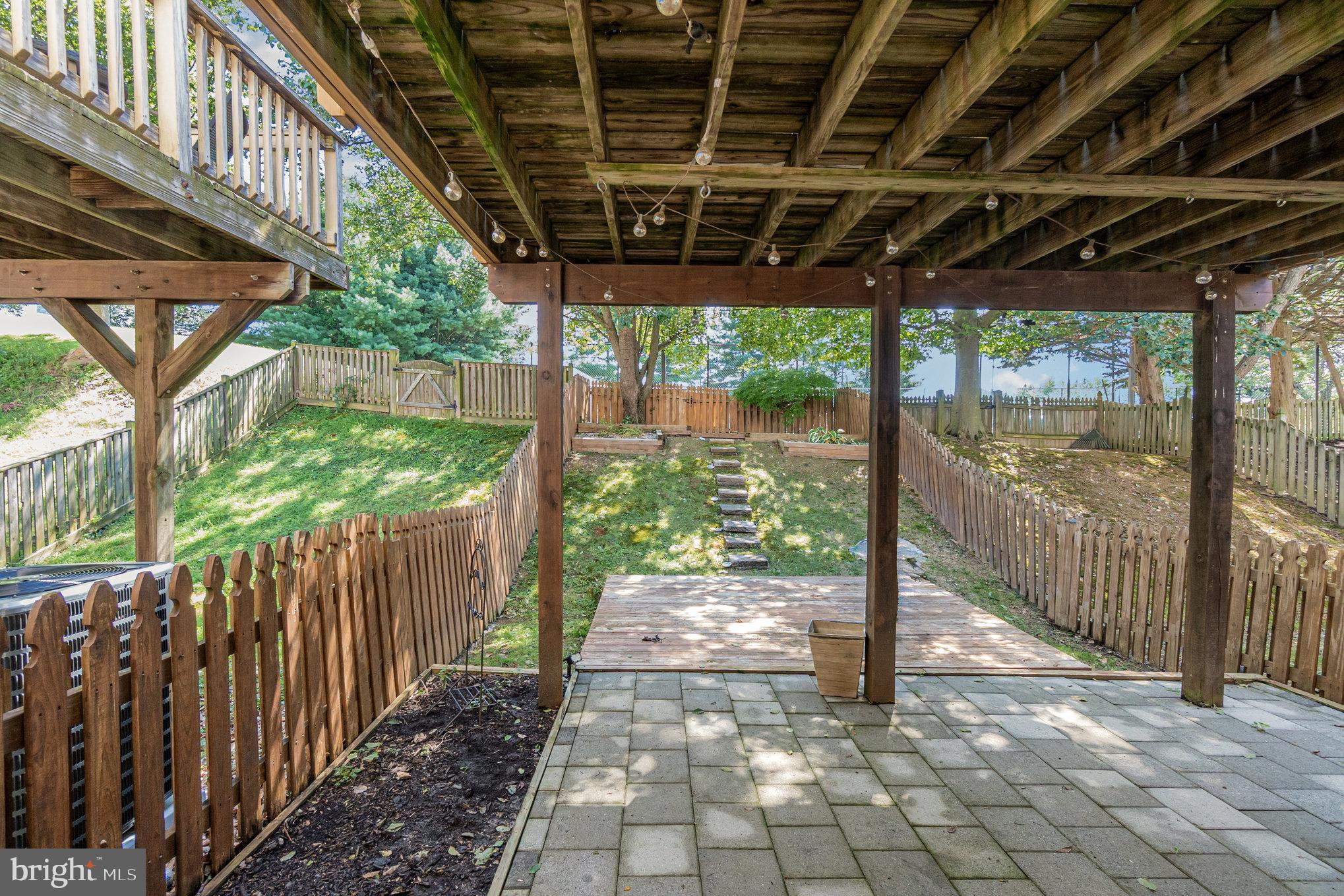 CONSTANT WOODS - Residential