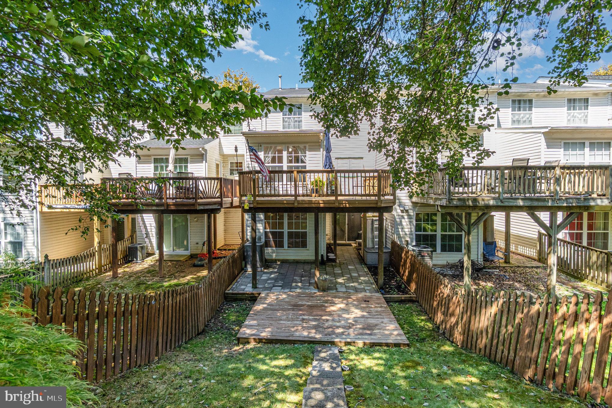 CONSTANT WOODS - Residential