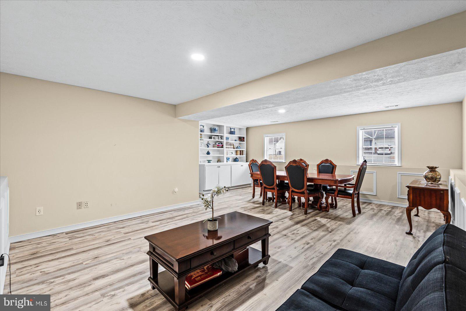 FALCON RIDGE - Residential