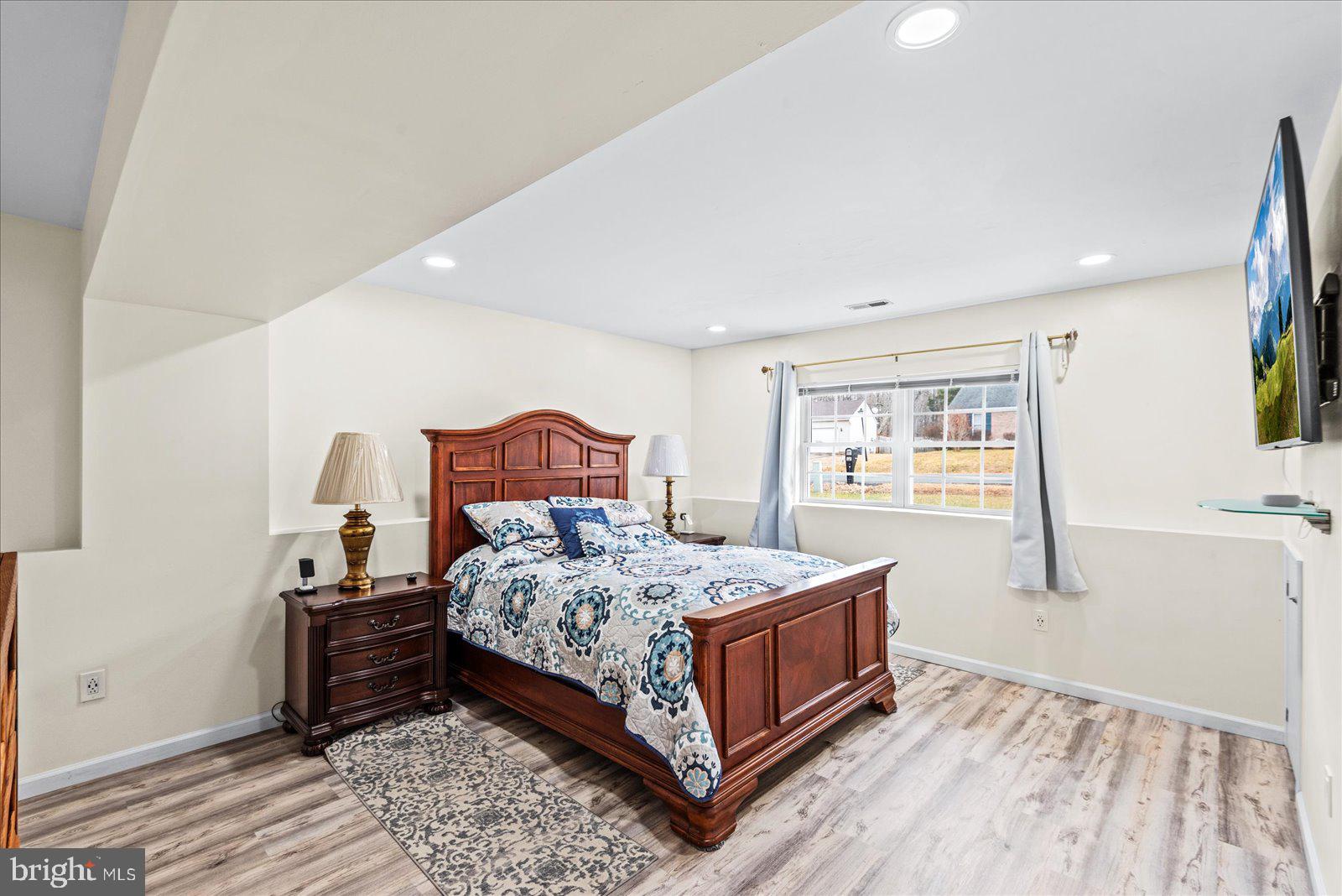 FALCON RIDGE - Residential