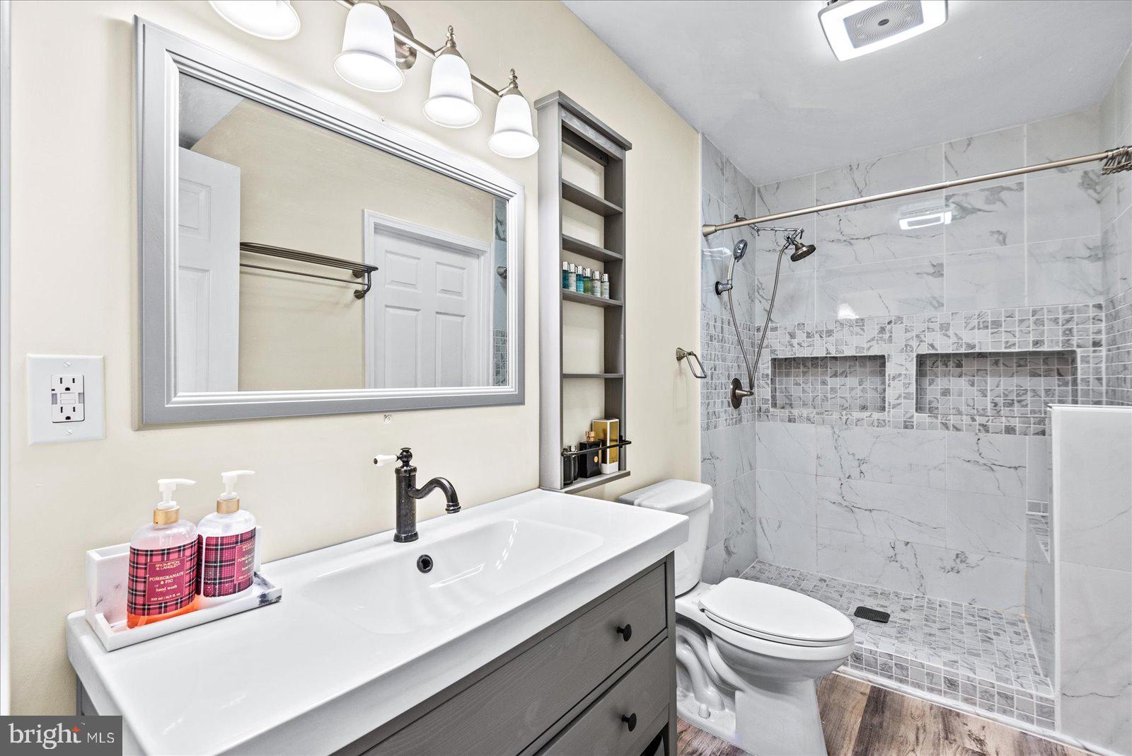 FALCON RIDGE - Residential