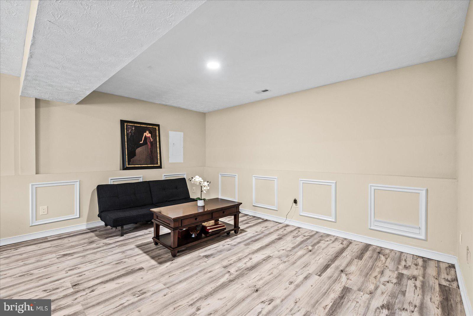 FALCON RIDGE - Residential