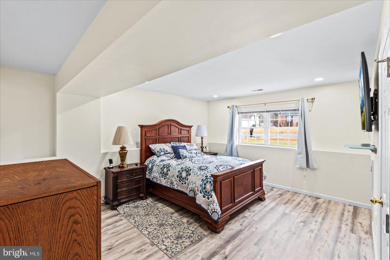 FALCON RIDGE - Residential