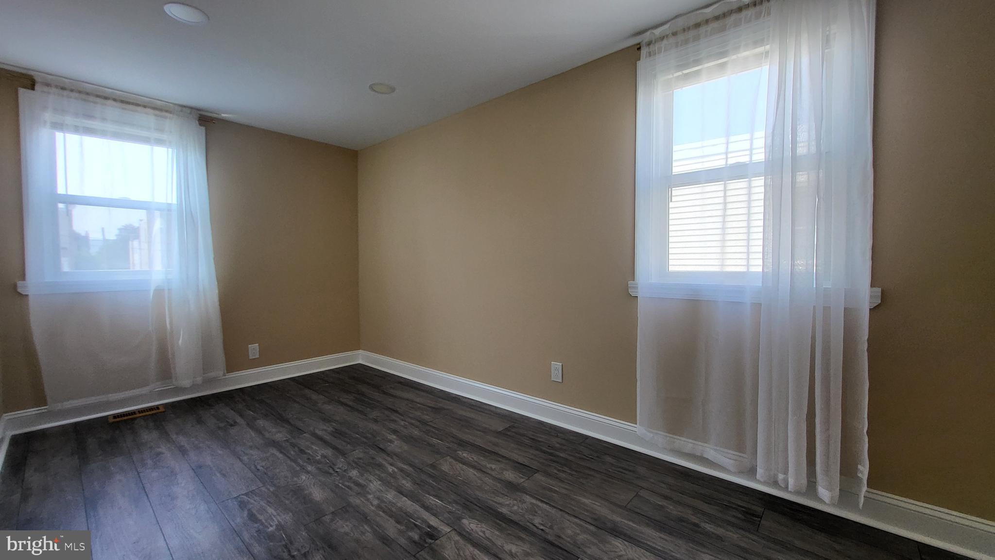 PHILADELPHIA (NORTHEAST) - Residential