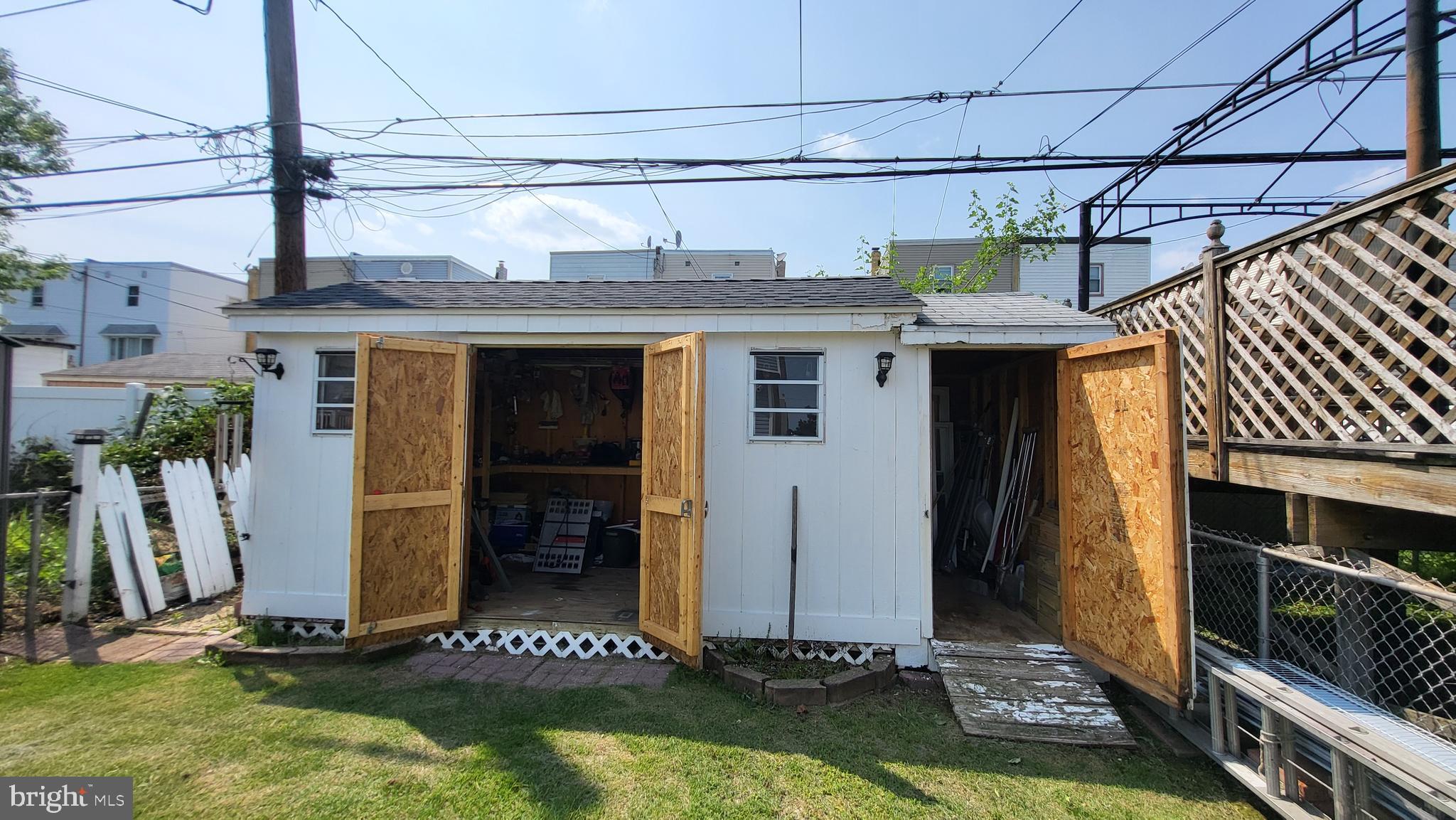 PHILADELPHIA (NORTHEAST) - Residential