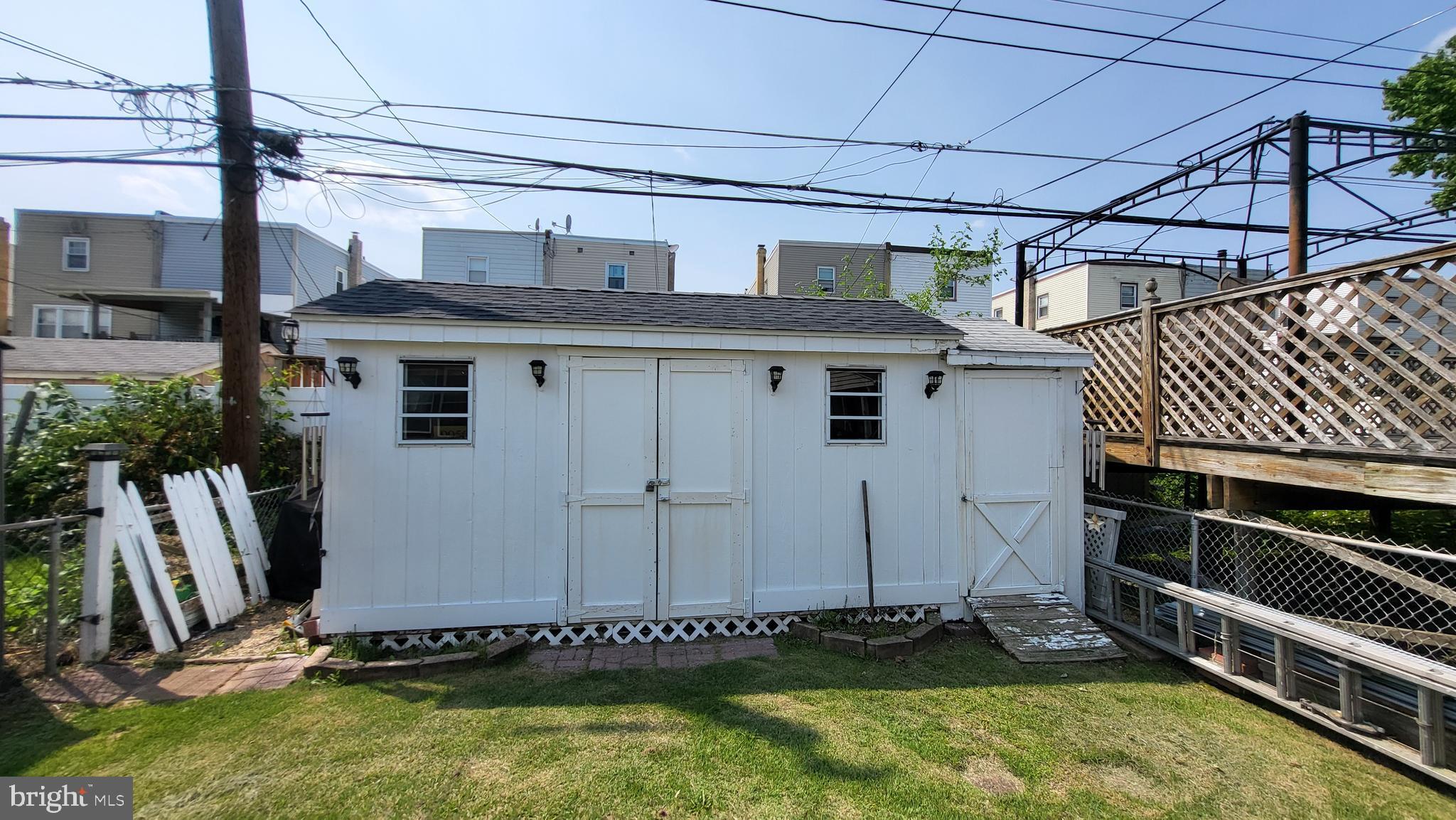 PHILADELPHIA (NORTHEAST) - Residential