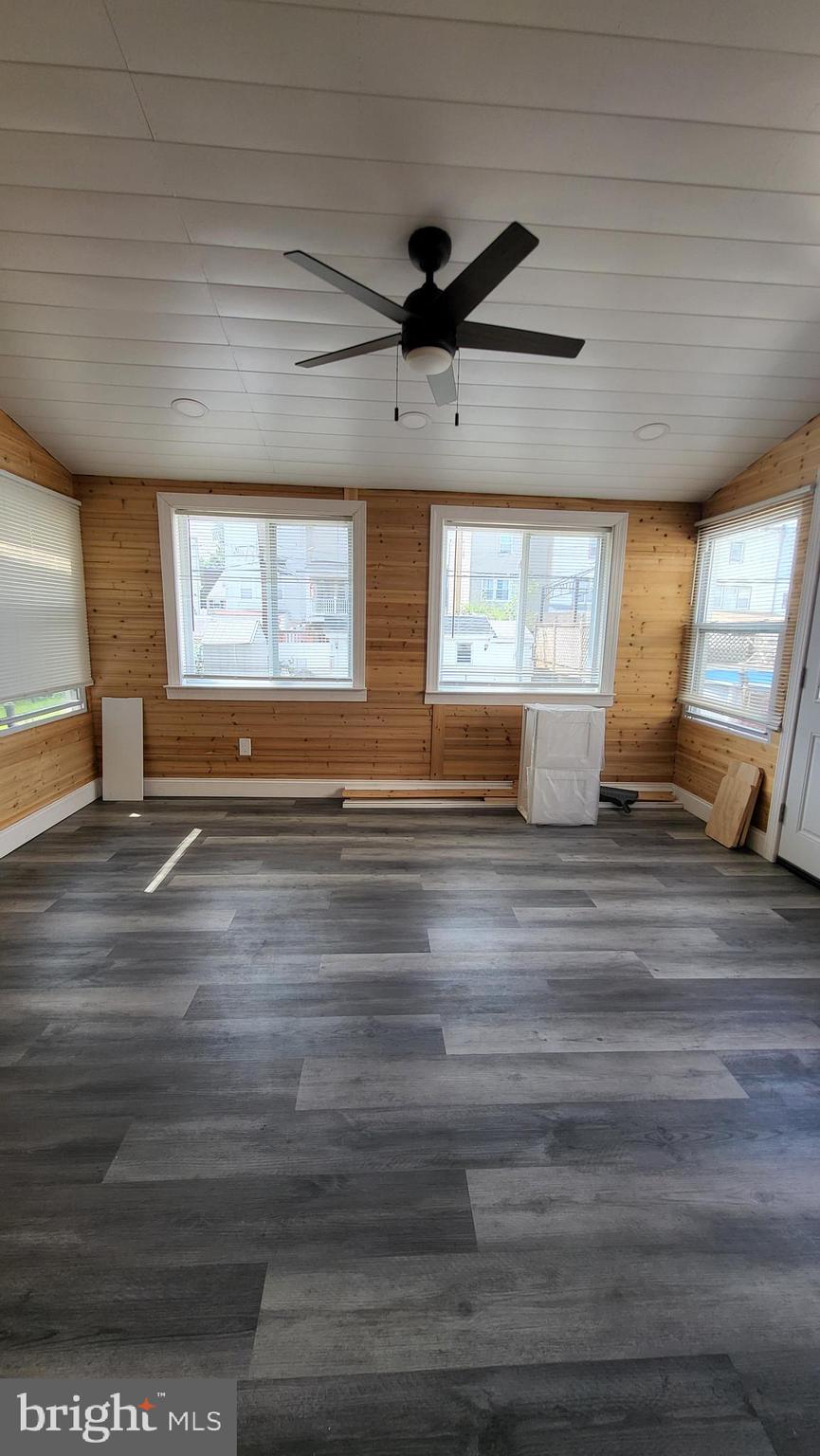 PHILADELPHIA (NORTHEAST) - Residential