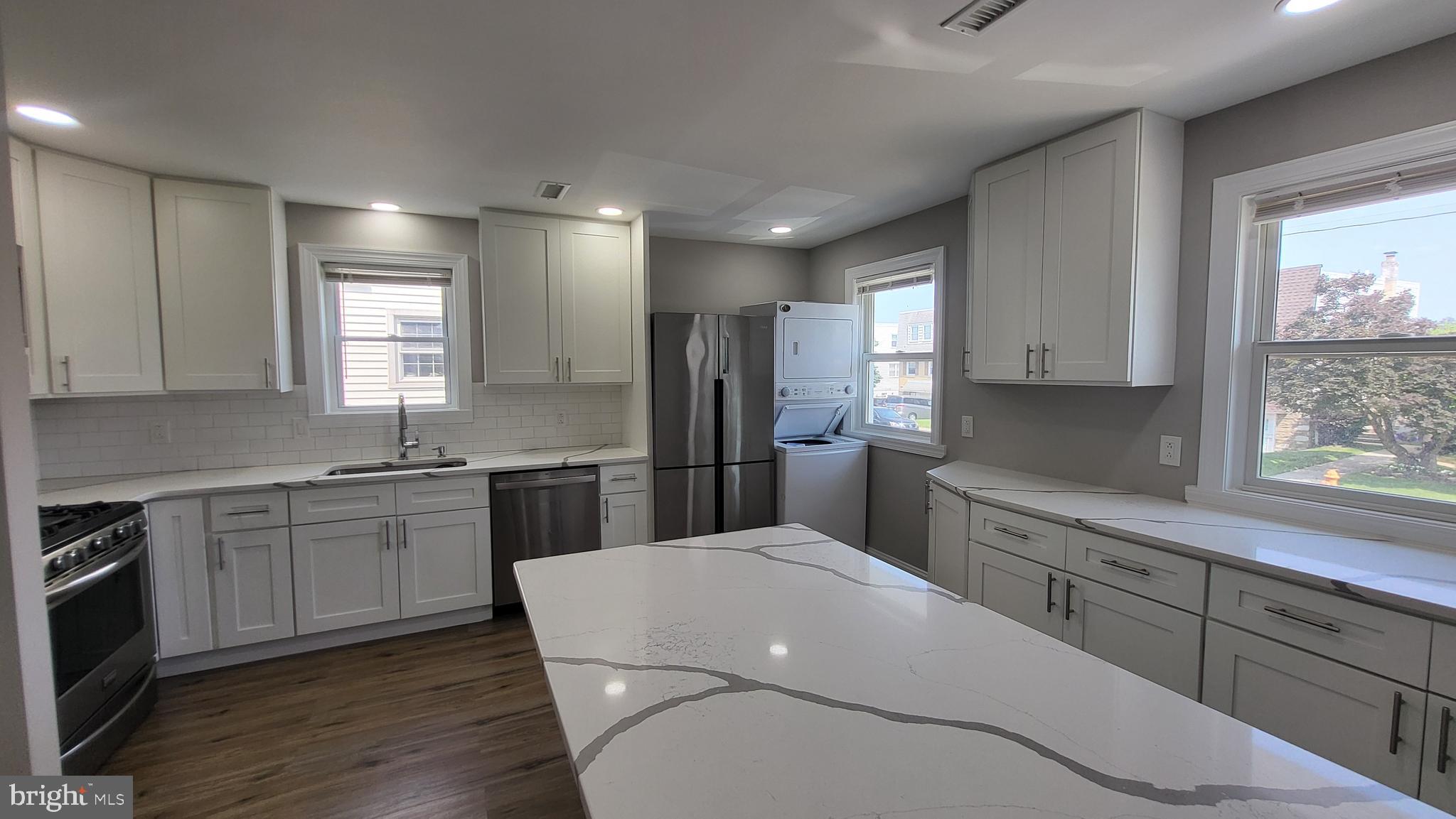 PHILADELPHIA (NORTHEAST) - Residential