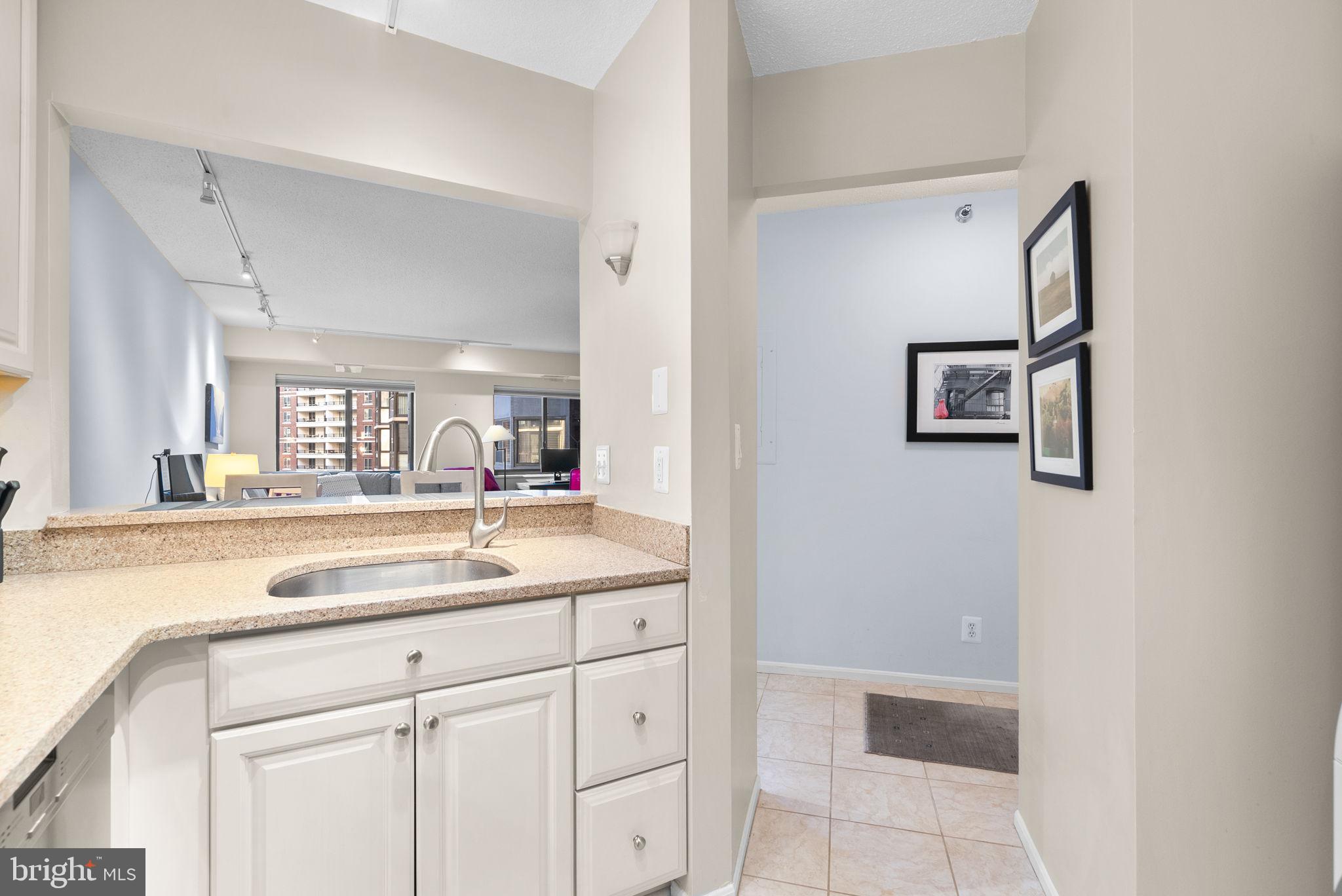 ALTA VISTA CONDO - Residential Lease