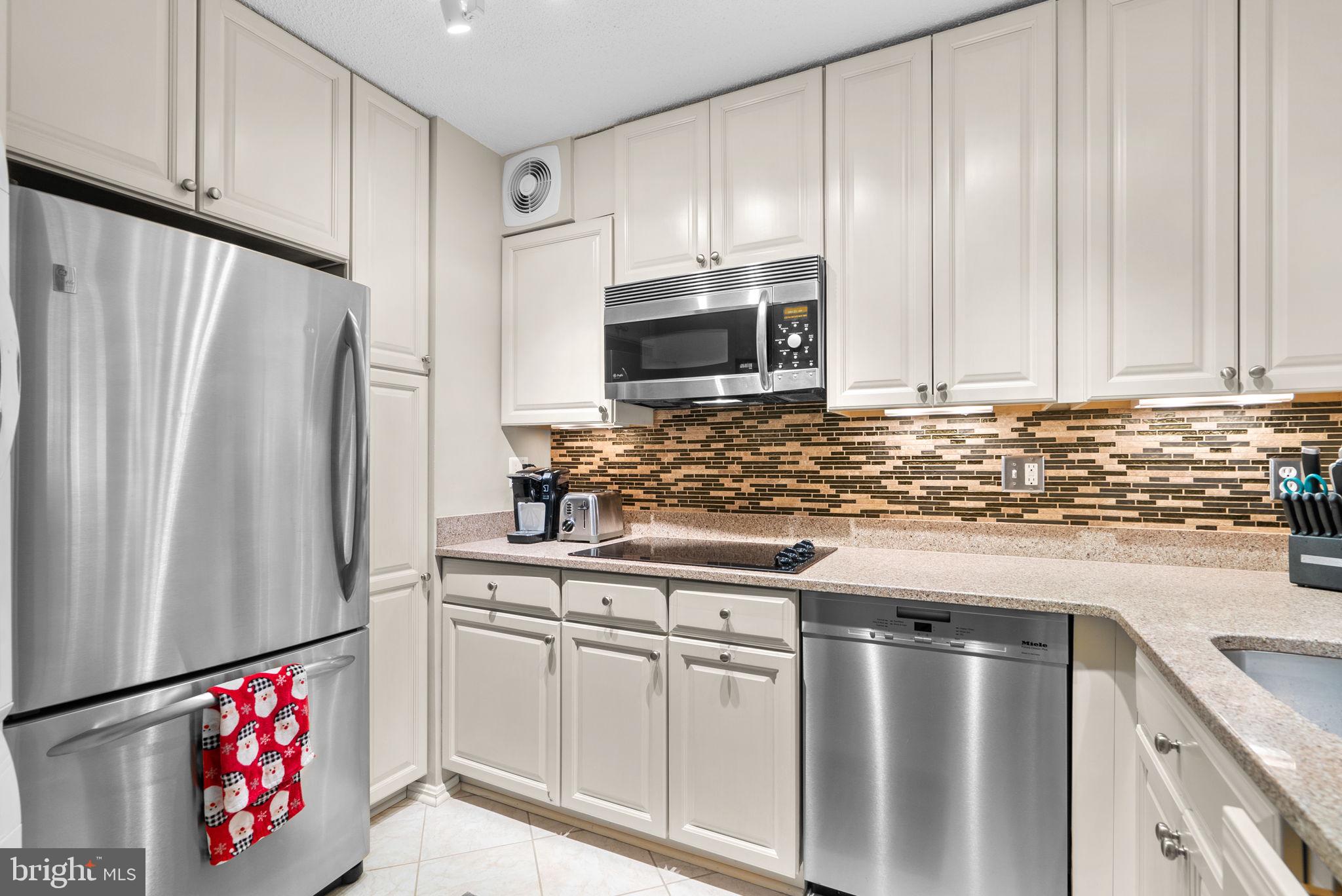 ALTA VISTA CONDO - Residential Lease