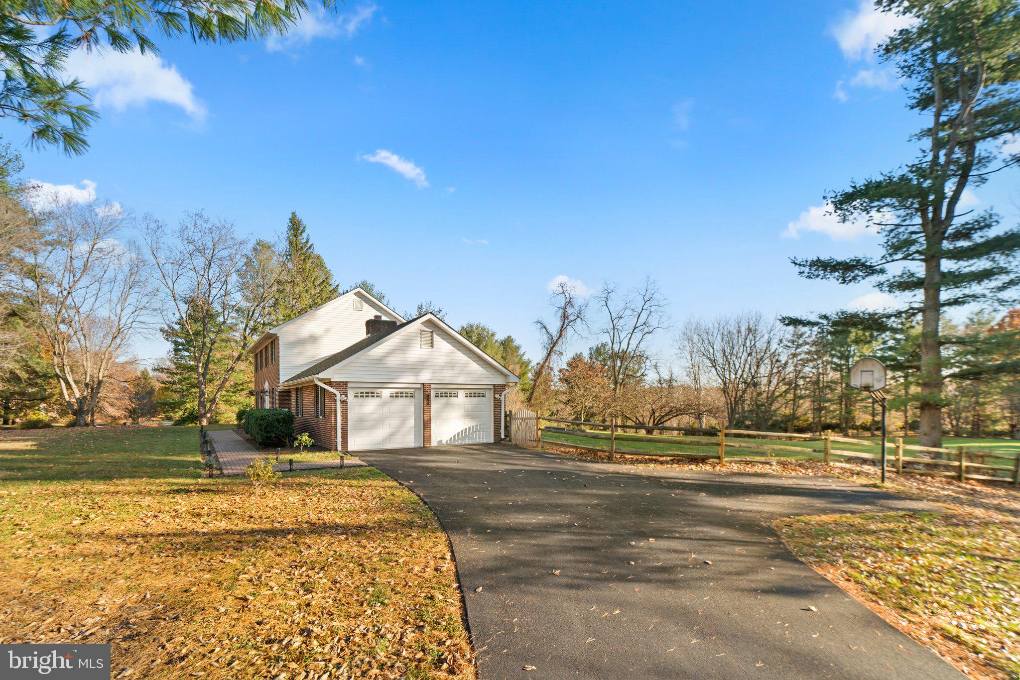 KALMIA FARMS - Residential