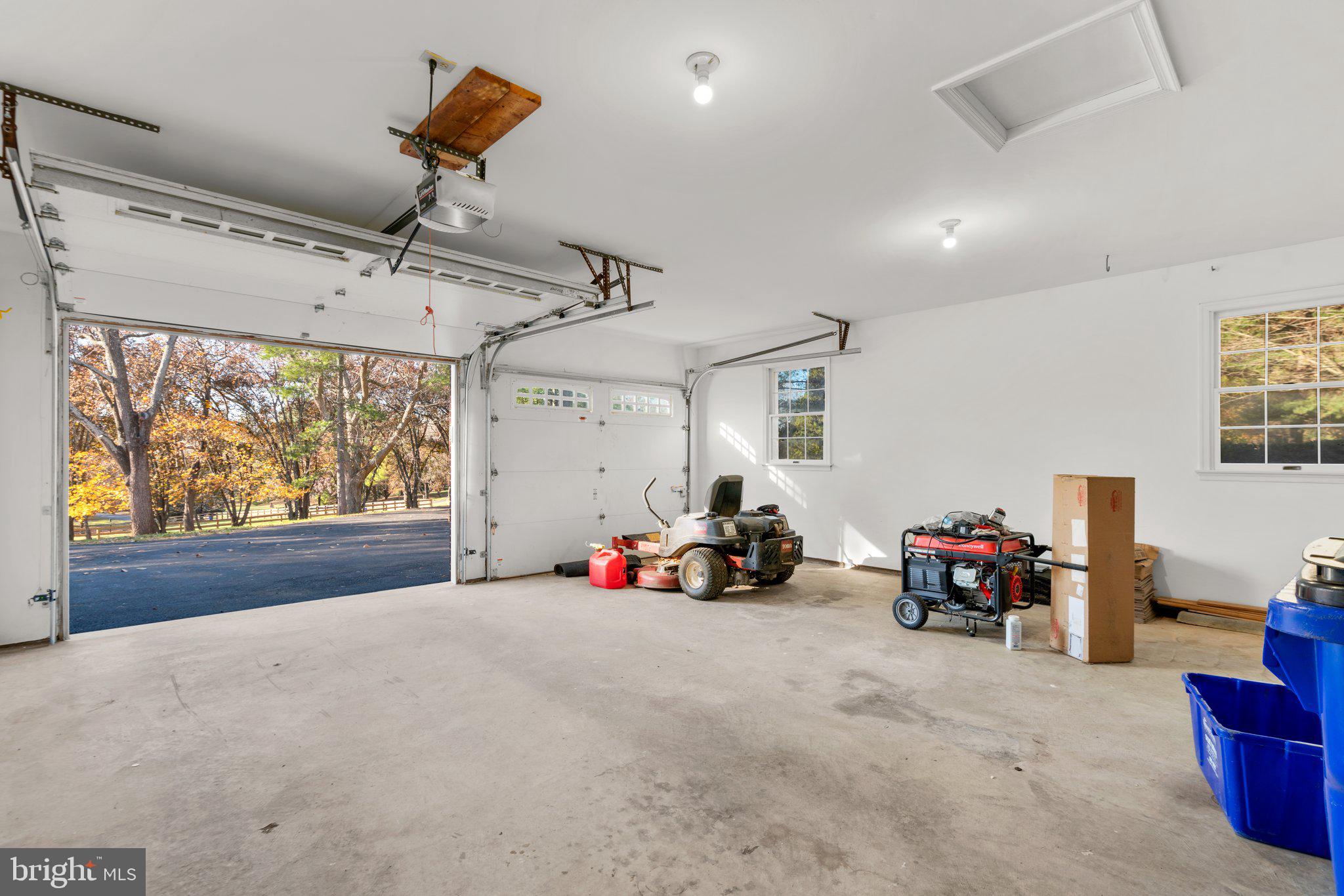 KALMIA FARMS - Residential