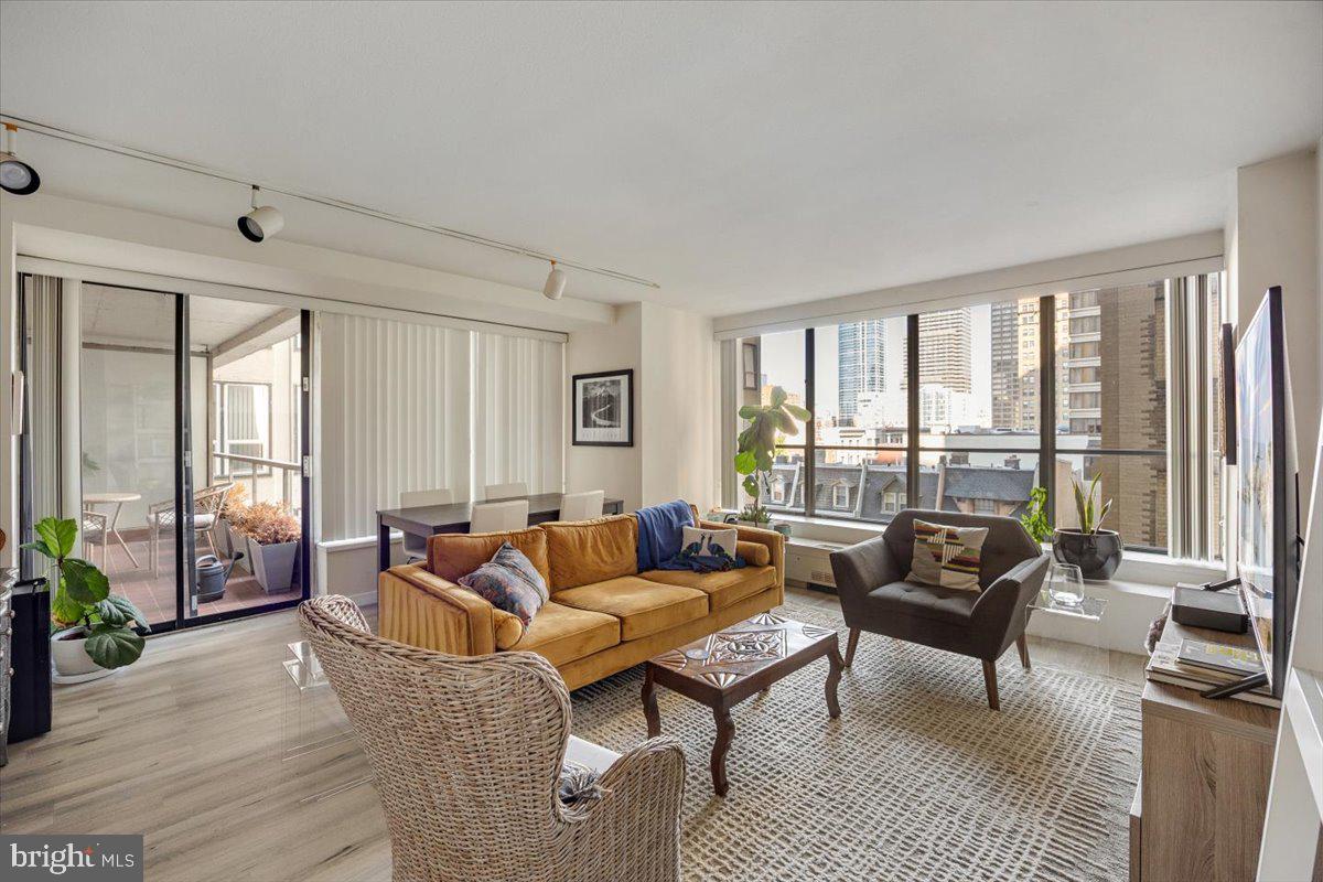 RITTENHOUSE SQUARE - Residential