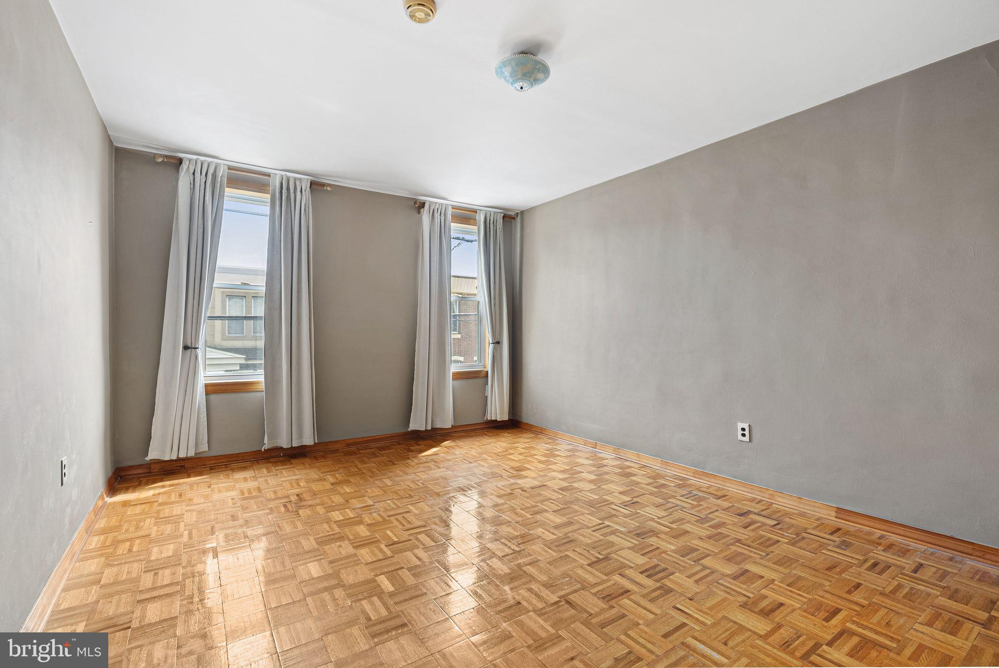 PORT RICHMOND - Residential