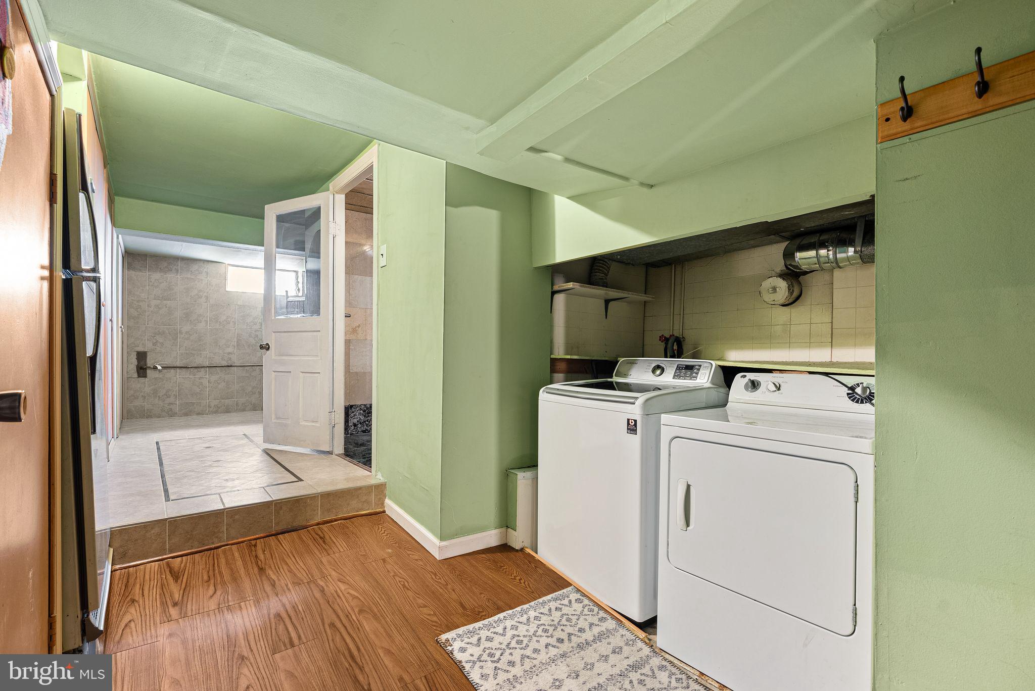 PORT RICHMOND - Residential