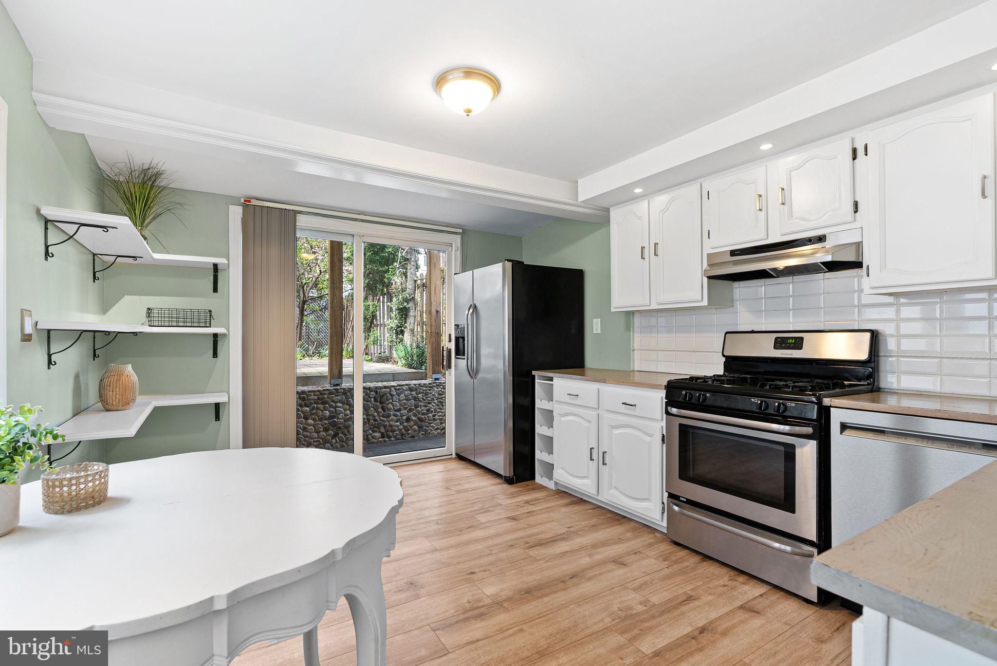 PORT RICHMOND - Residential