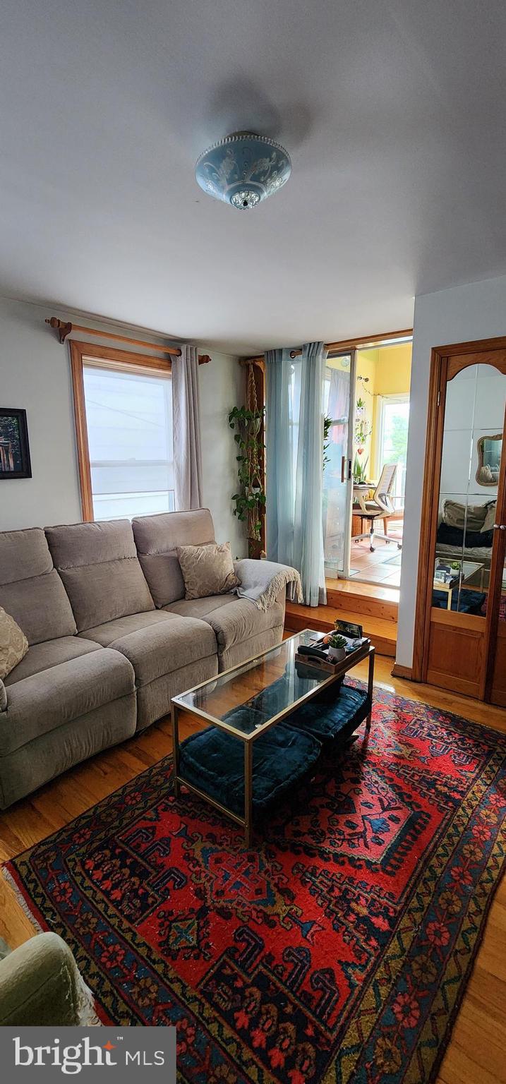 PORT RICHMOND - Residential