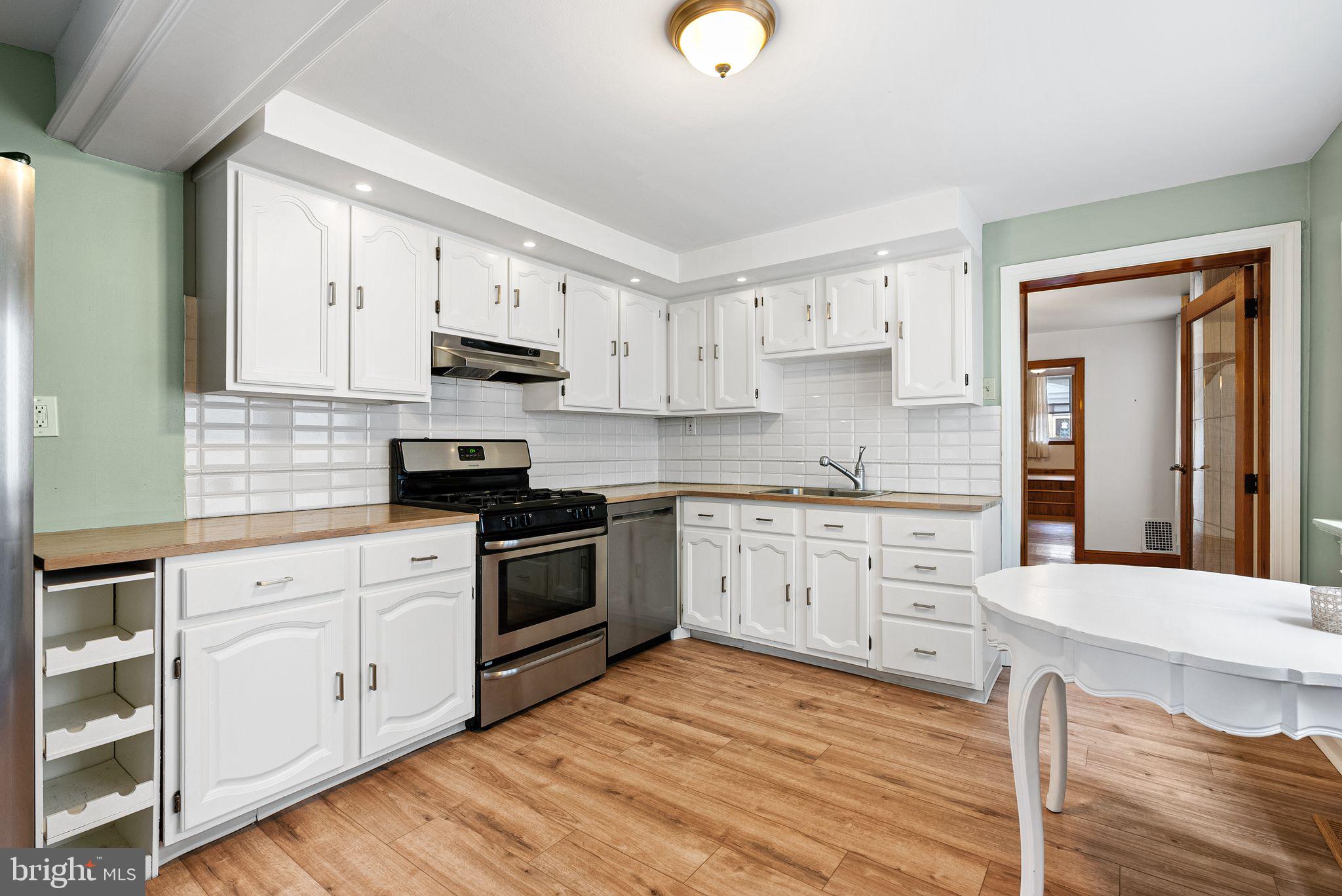 PORT RICHMOND - Residential