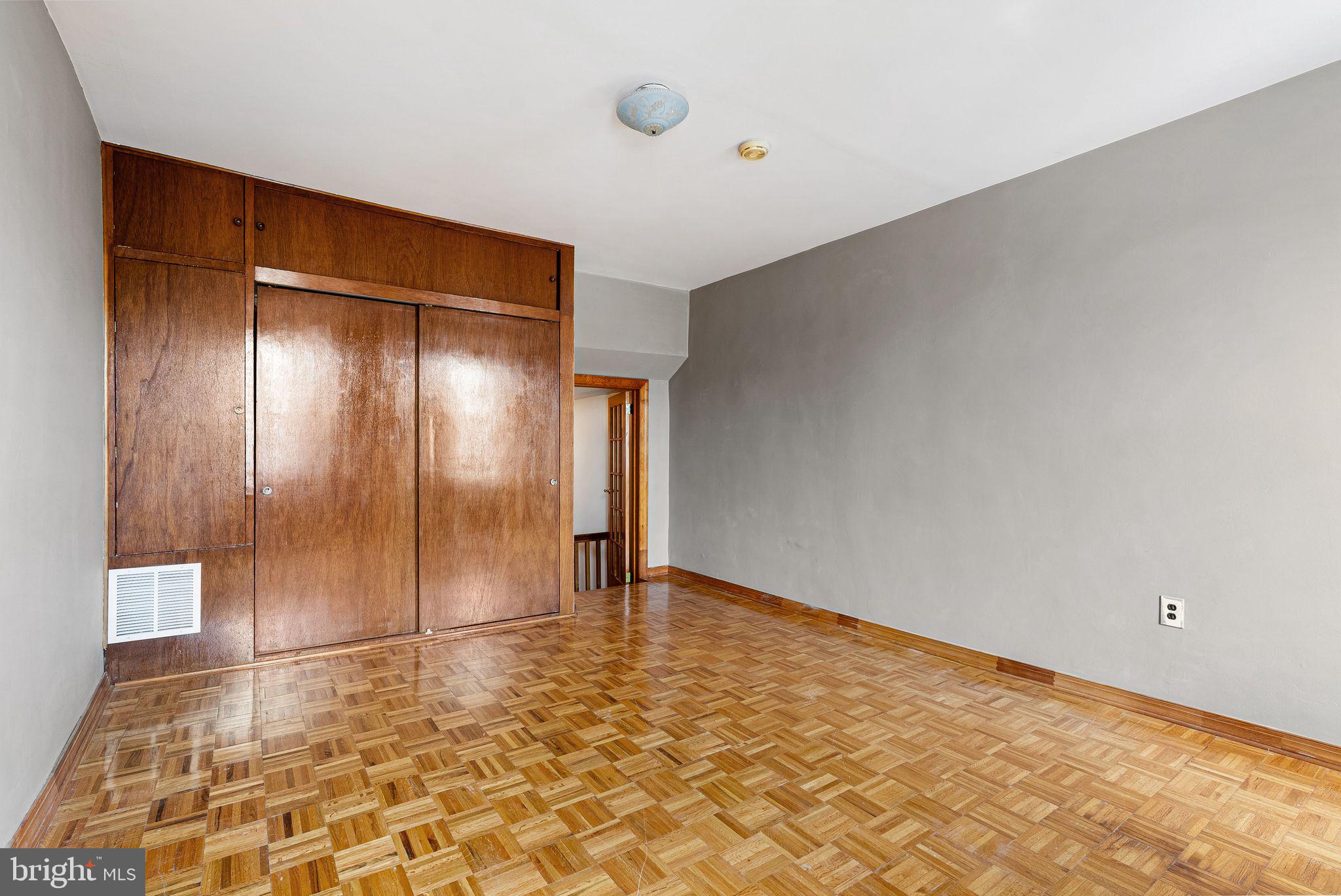 PORT RICHMOND - Residential