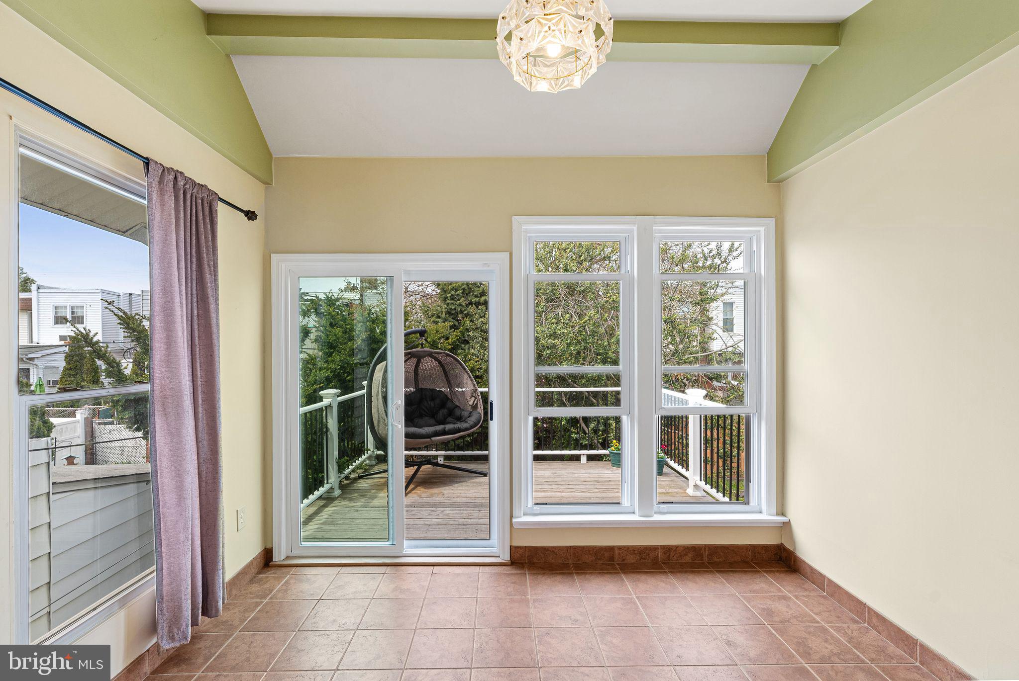 PORT RICHMOND - Residential