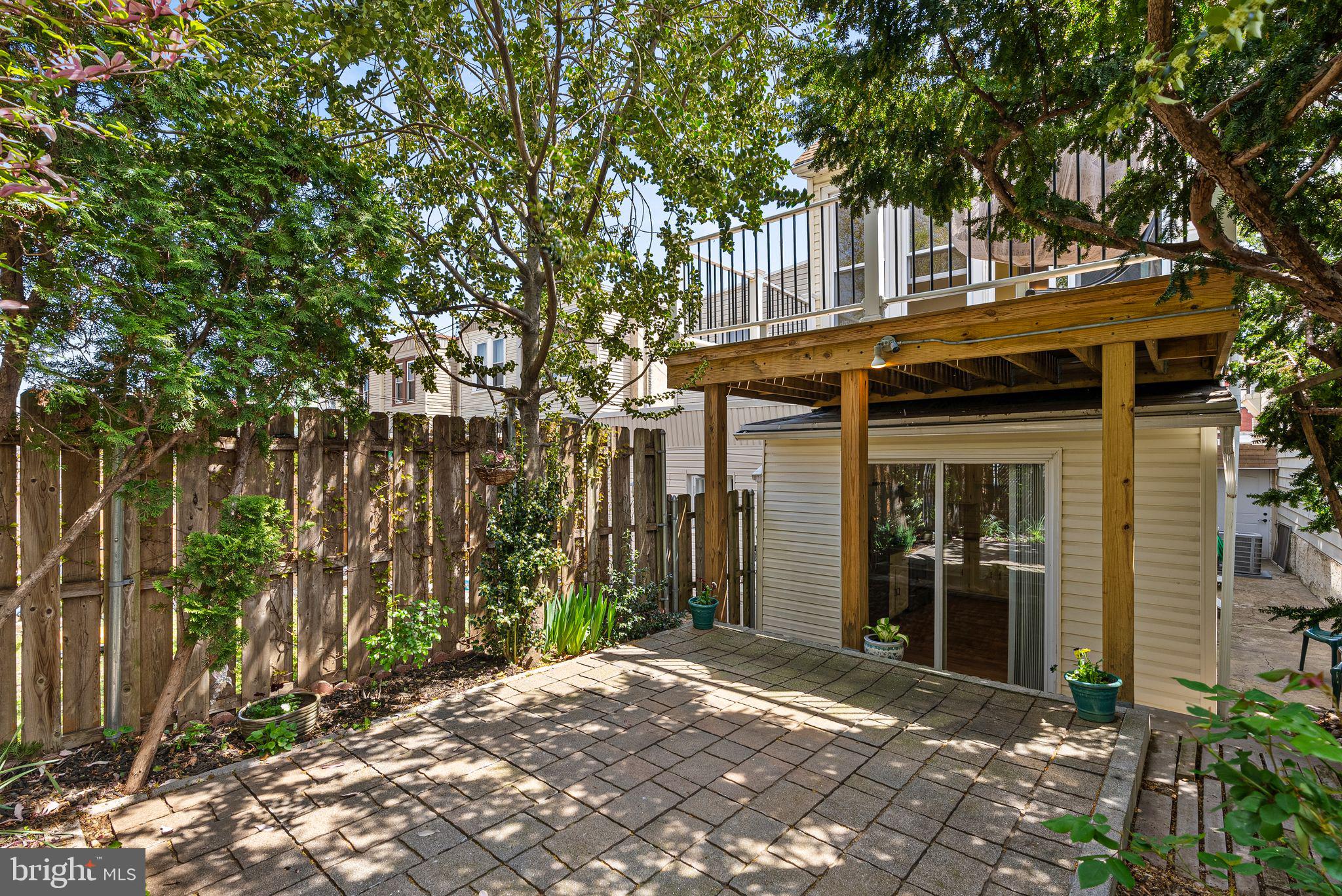 PORT RICHMOND - Residential