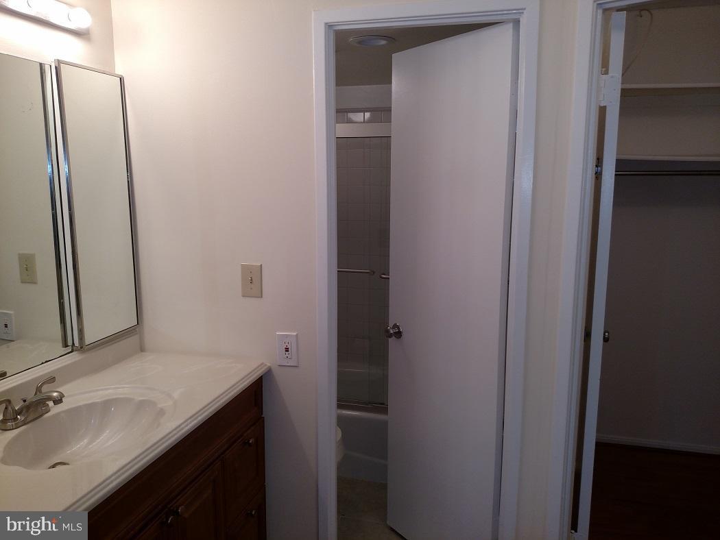 ROTONDA - Residential Lease