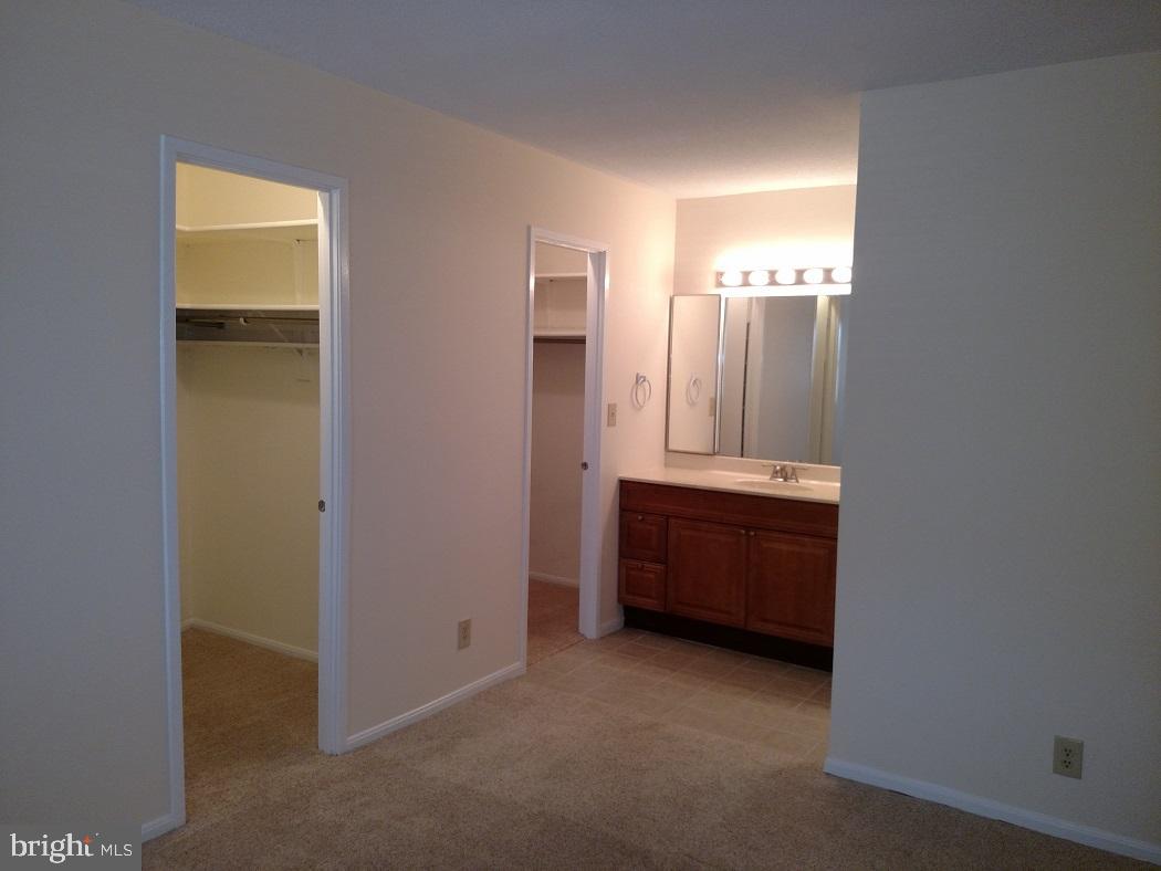 ROTONDA - Residential Lease