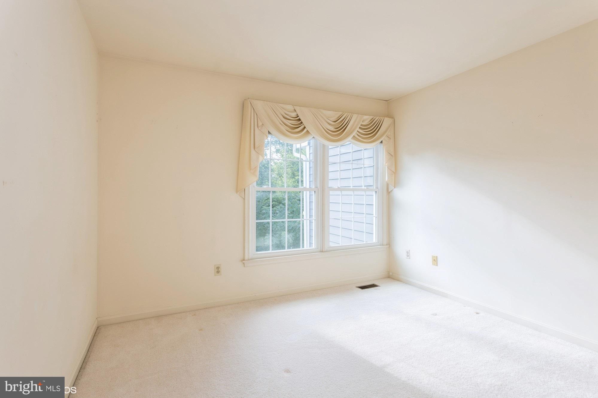 COLLEGE HILLS - Residential