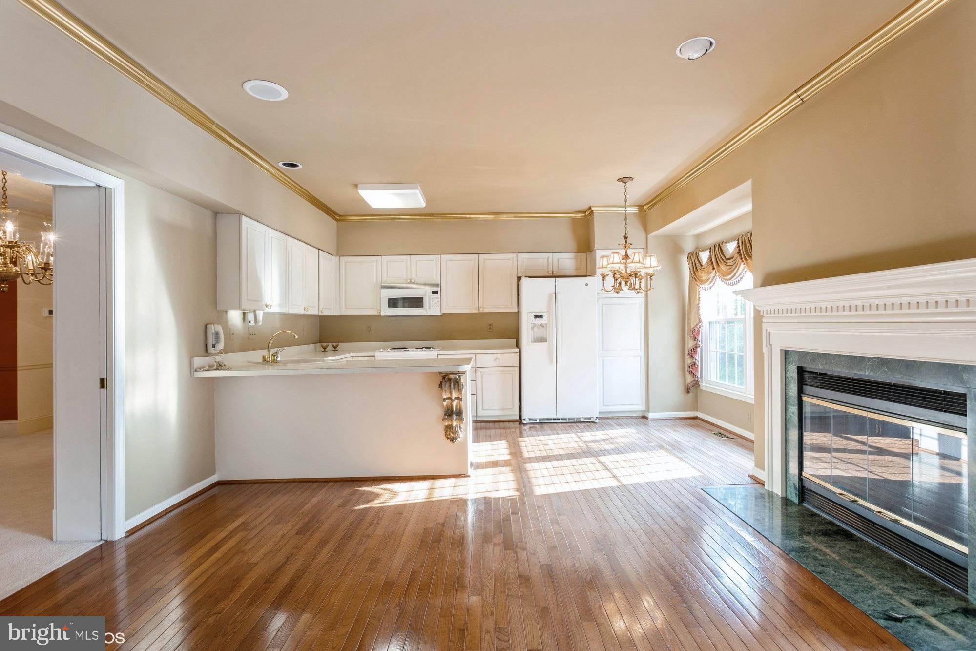 COLLEGE HILLS - Residential