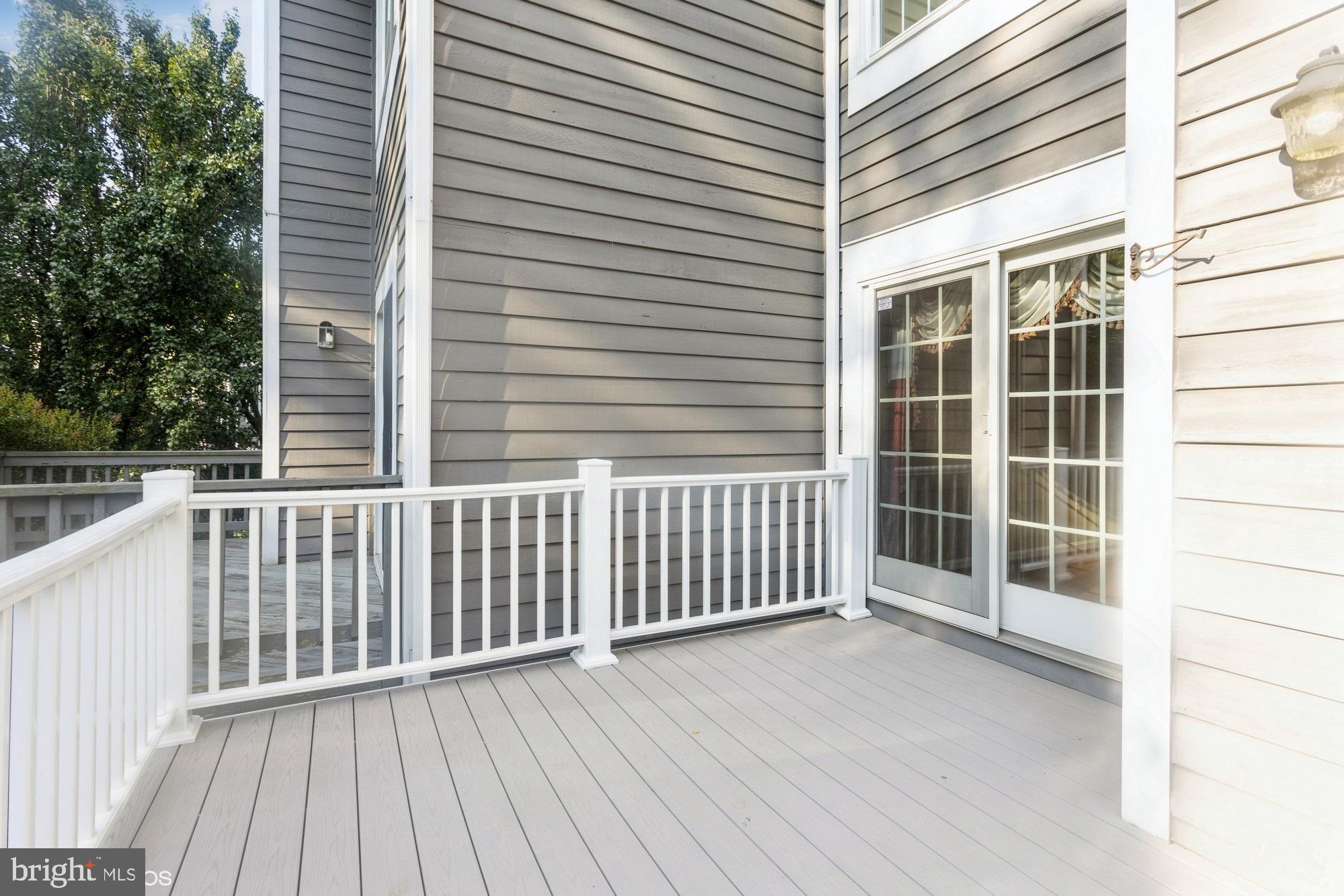 COLLEGE HILLS - Residential