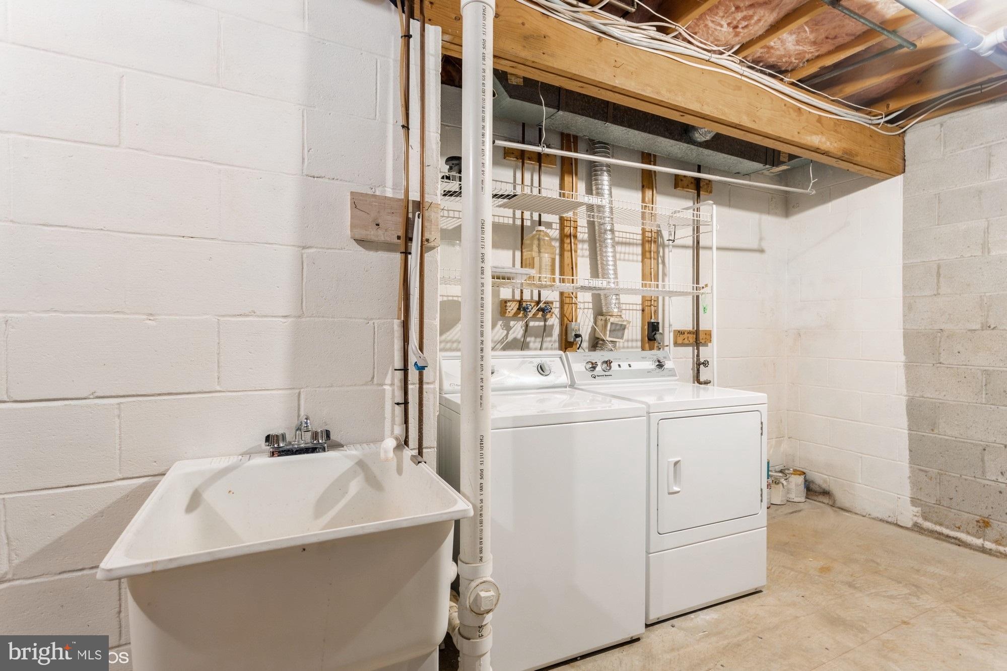 COLLEGE HILLS - Residential