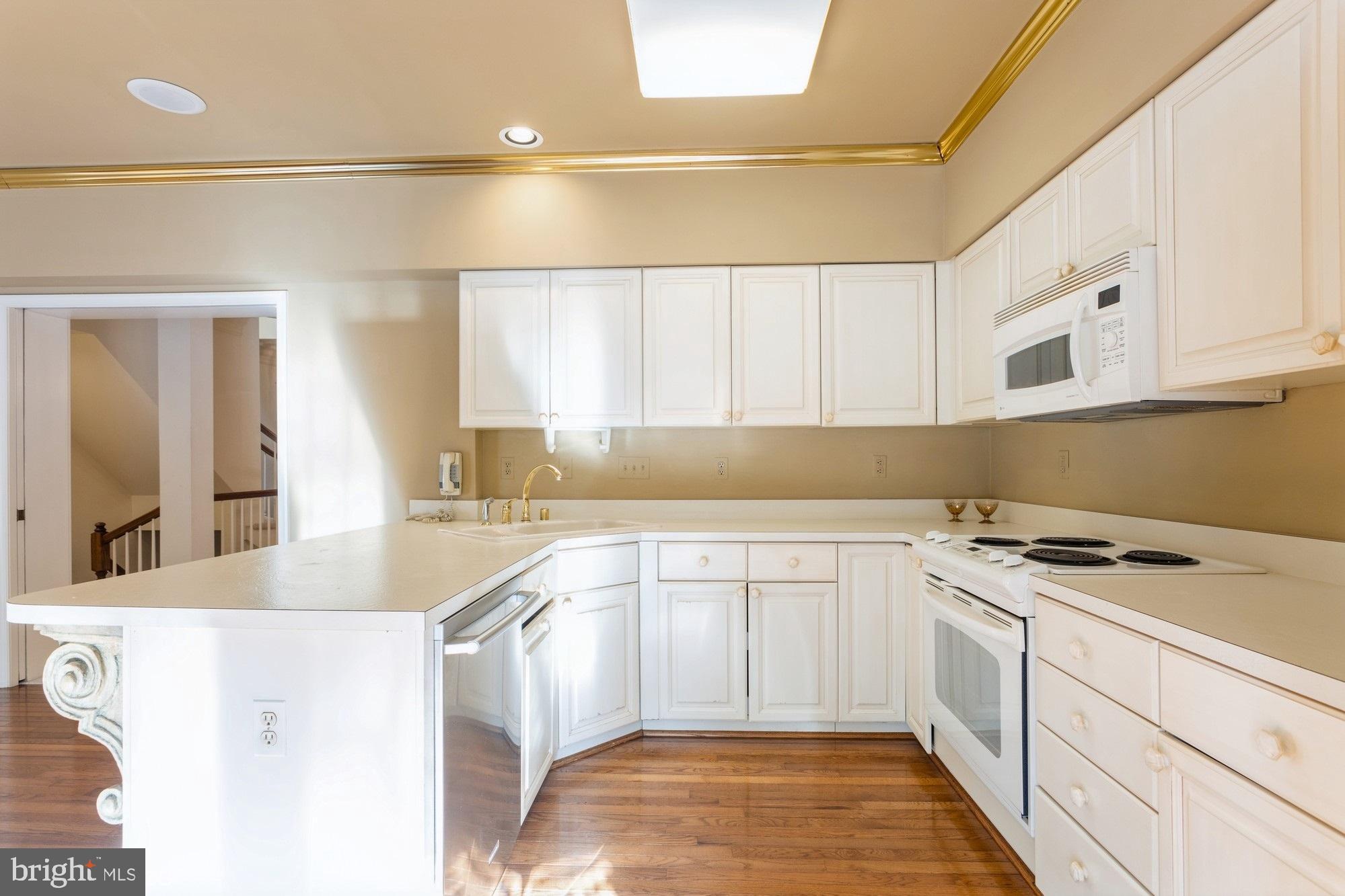 COLLEGE HILLS - Residential