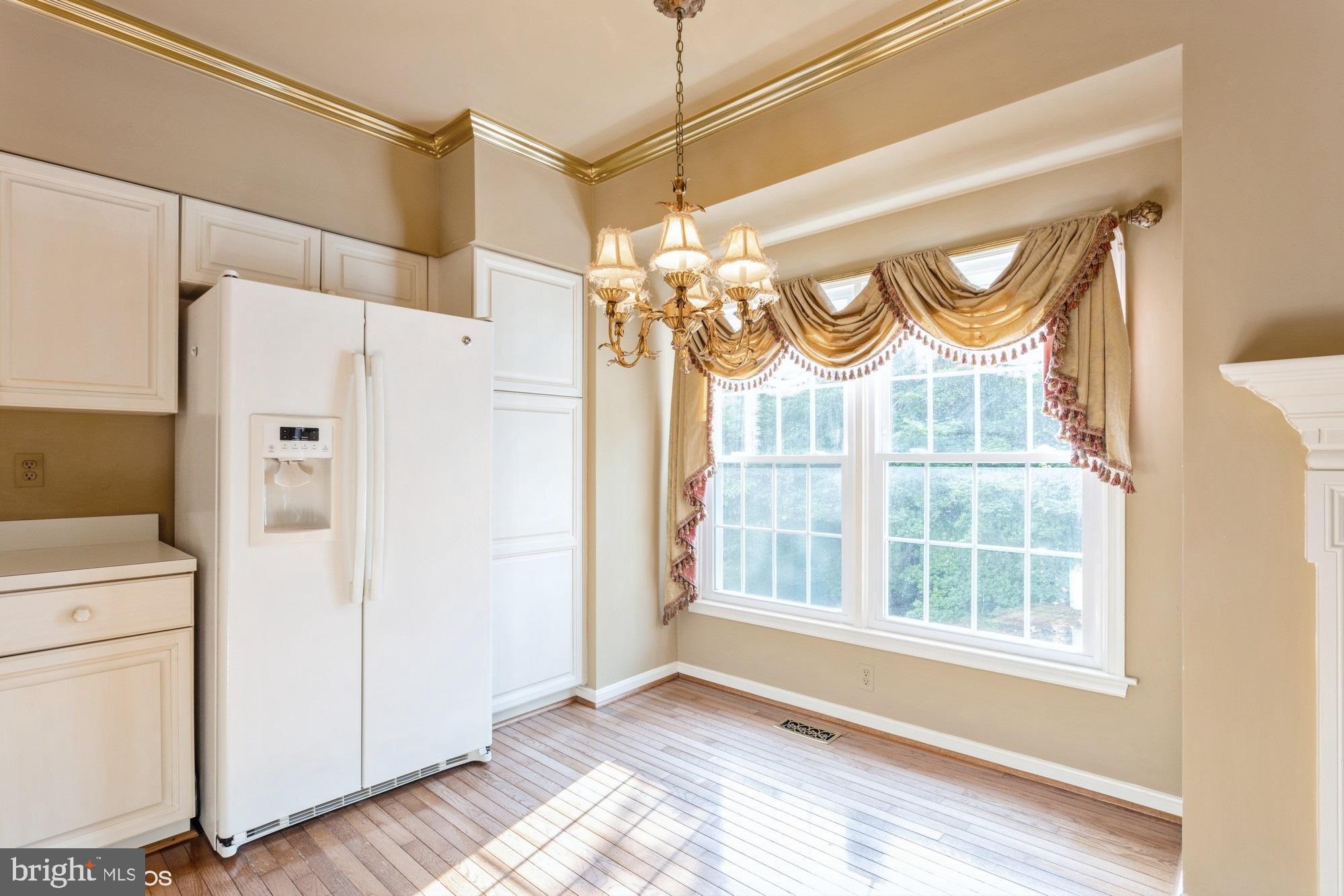 COLLEGE HILLS - Residential