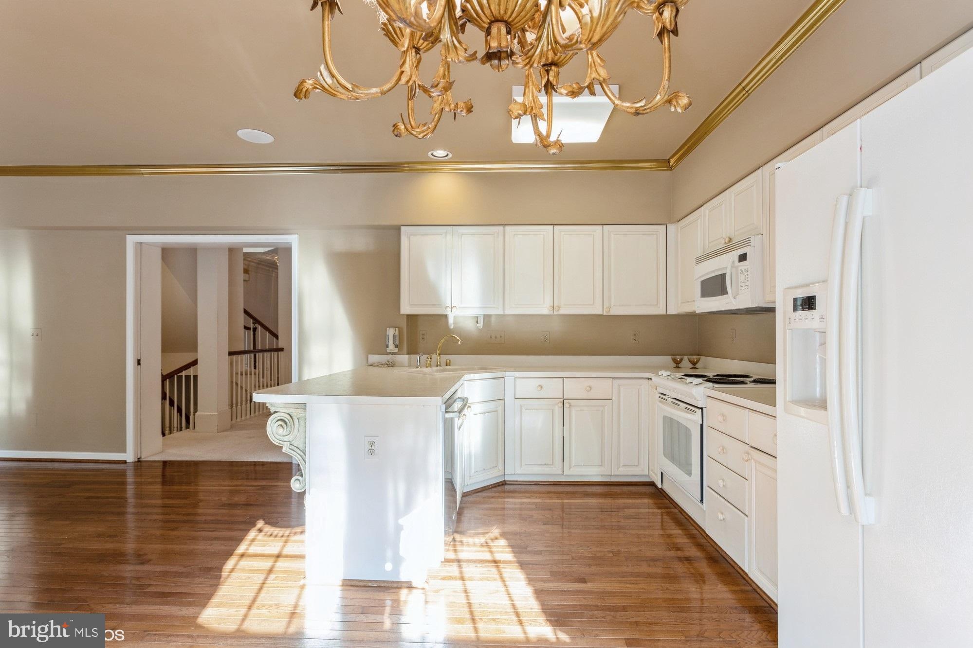 COLLEGE HILLS - Residential