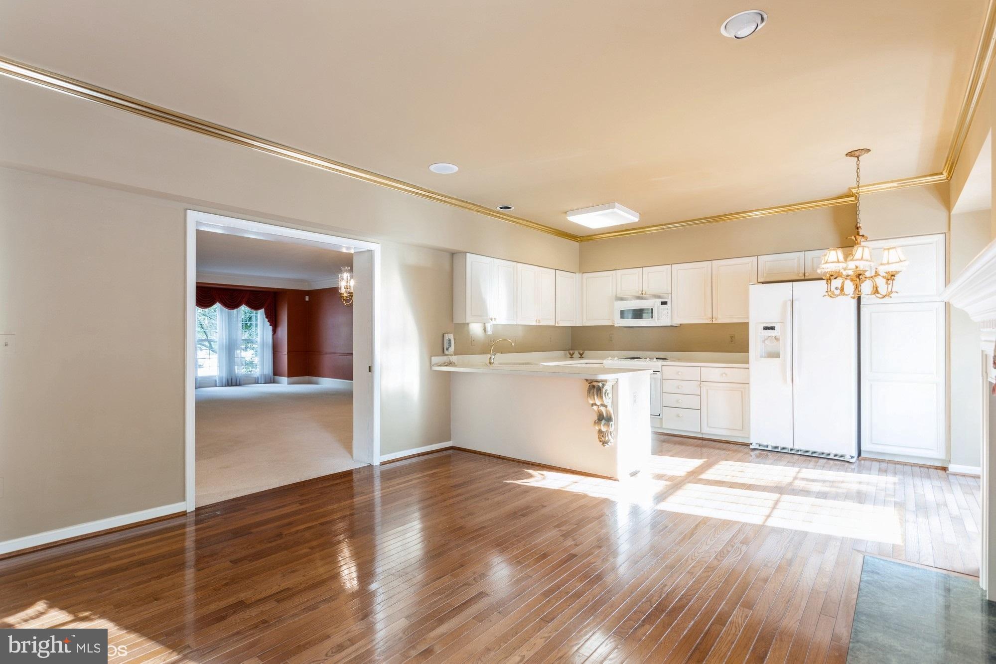 COLLEGE HILLS - Residential