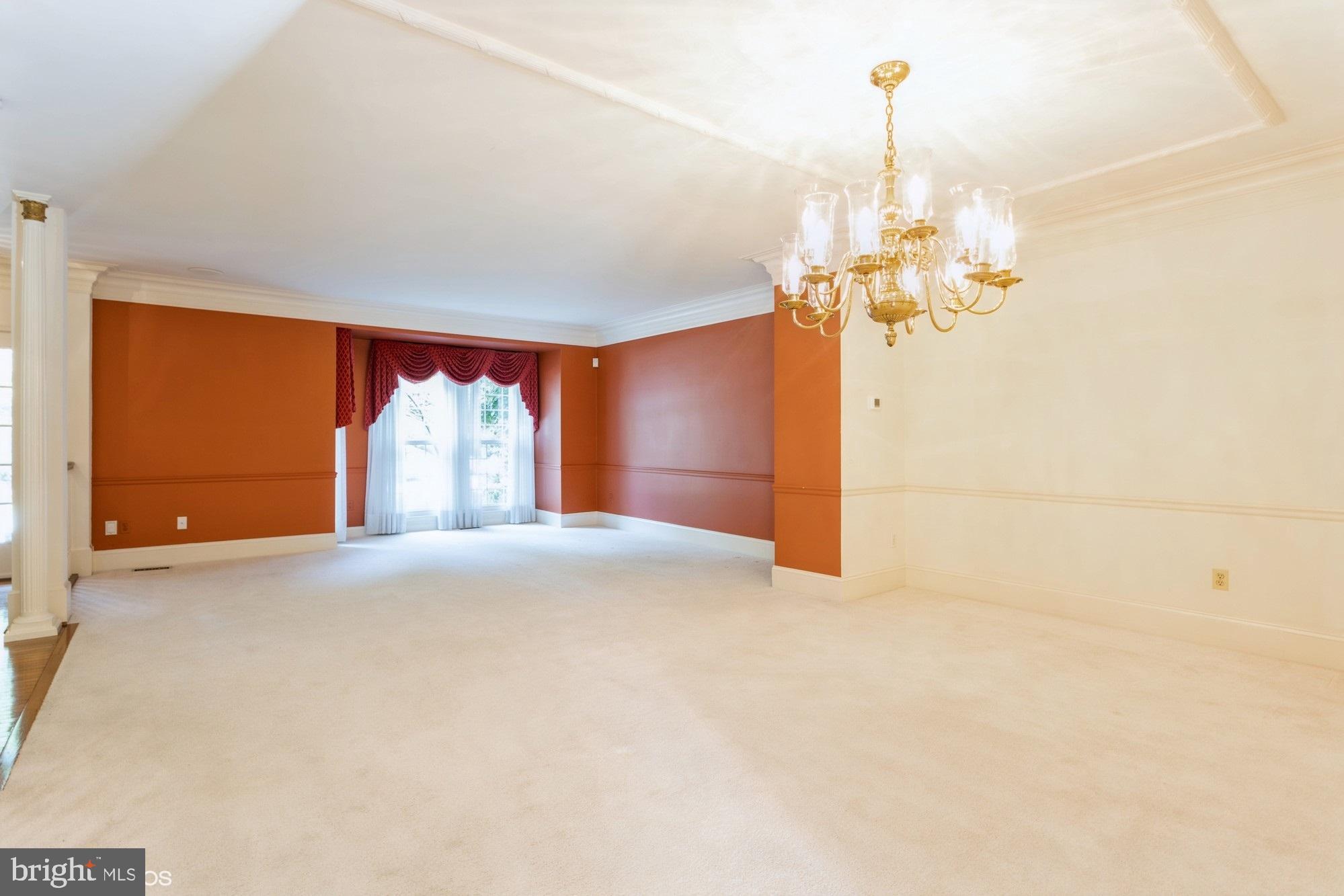 COLLEGE HILLS - Residential